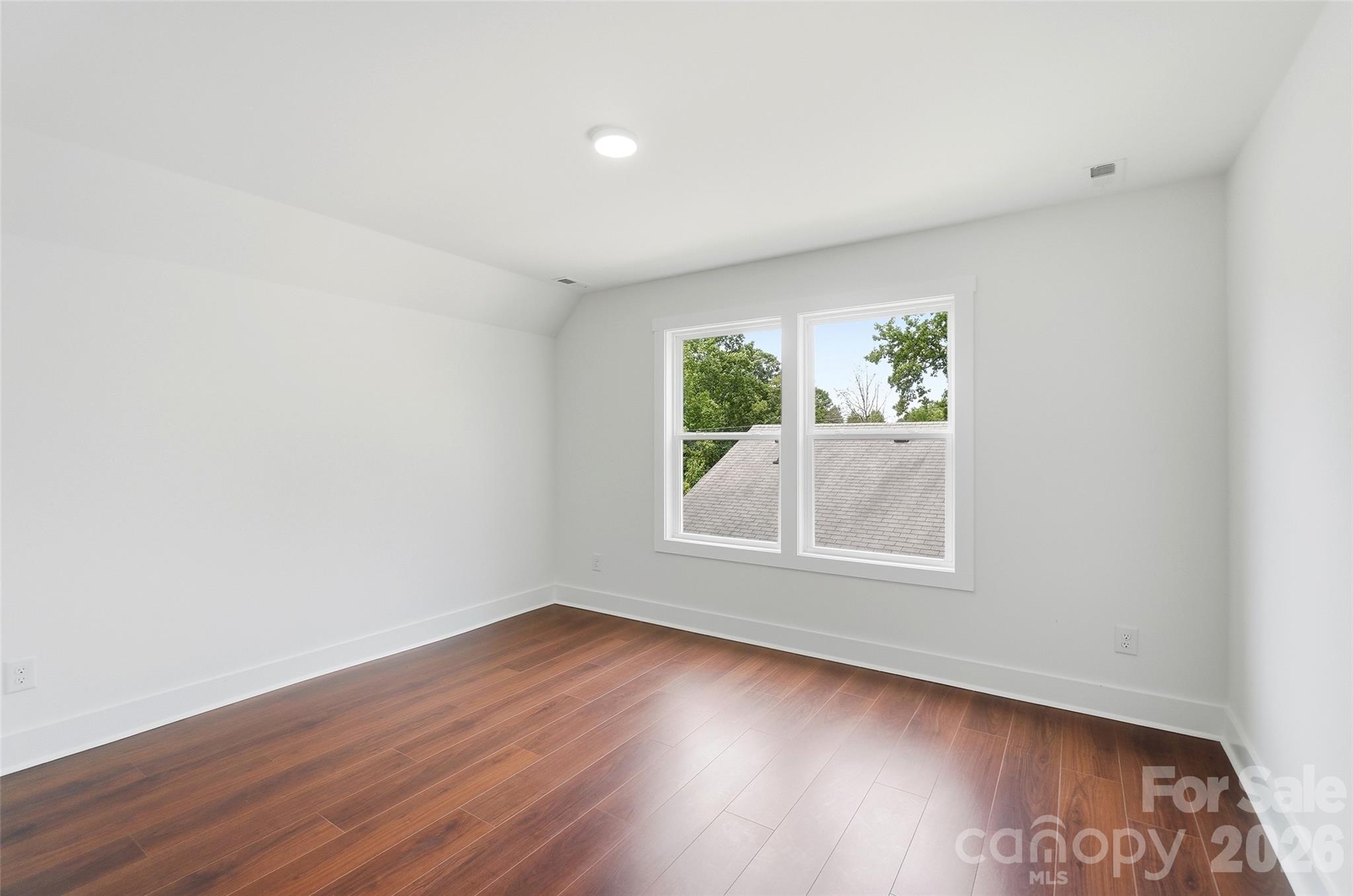 917 Bethpage Road Property Photo 33
