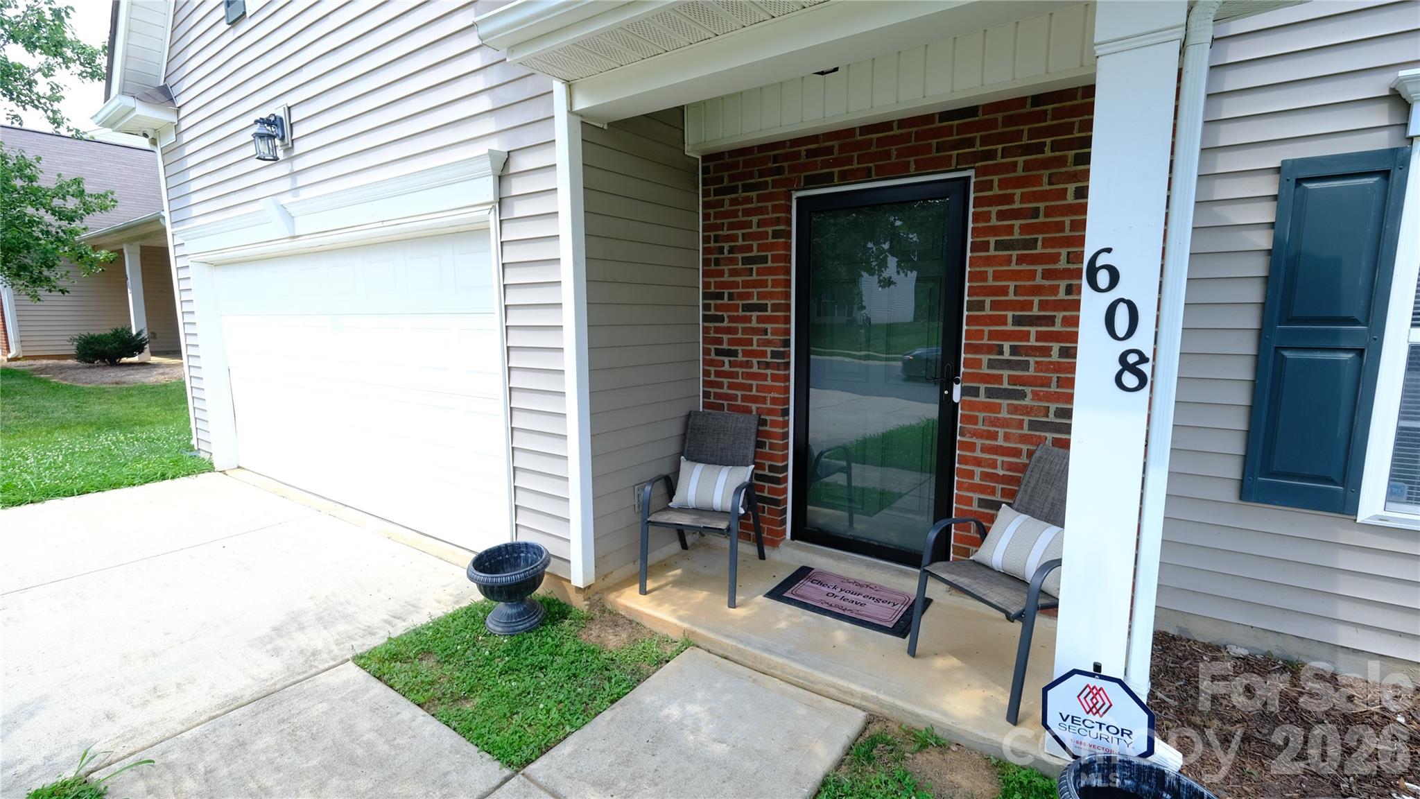 608 Wrayhill Drive Property Photo 5