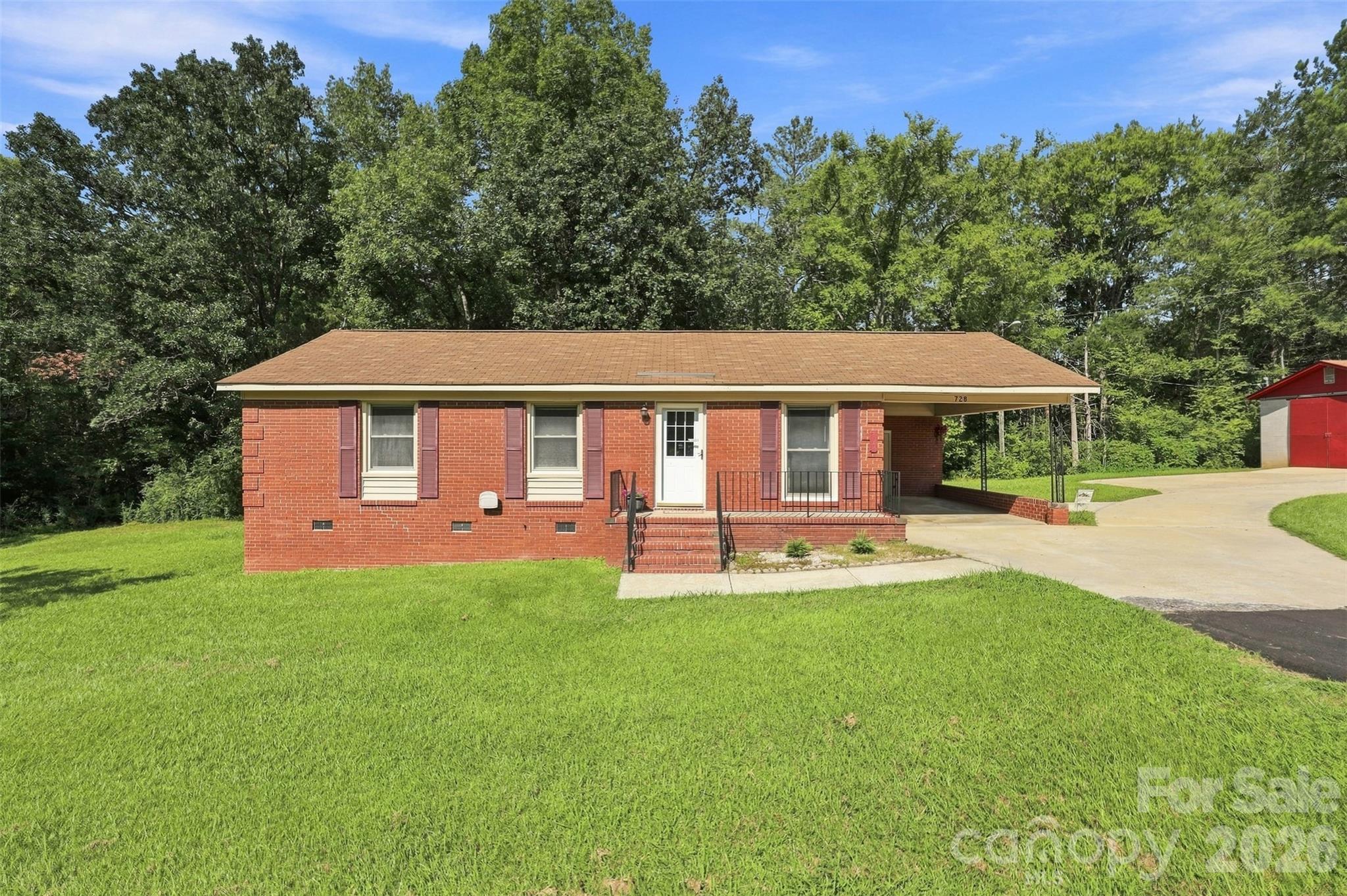 728 Center Road Property Photo 1
