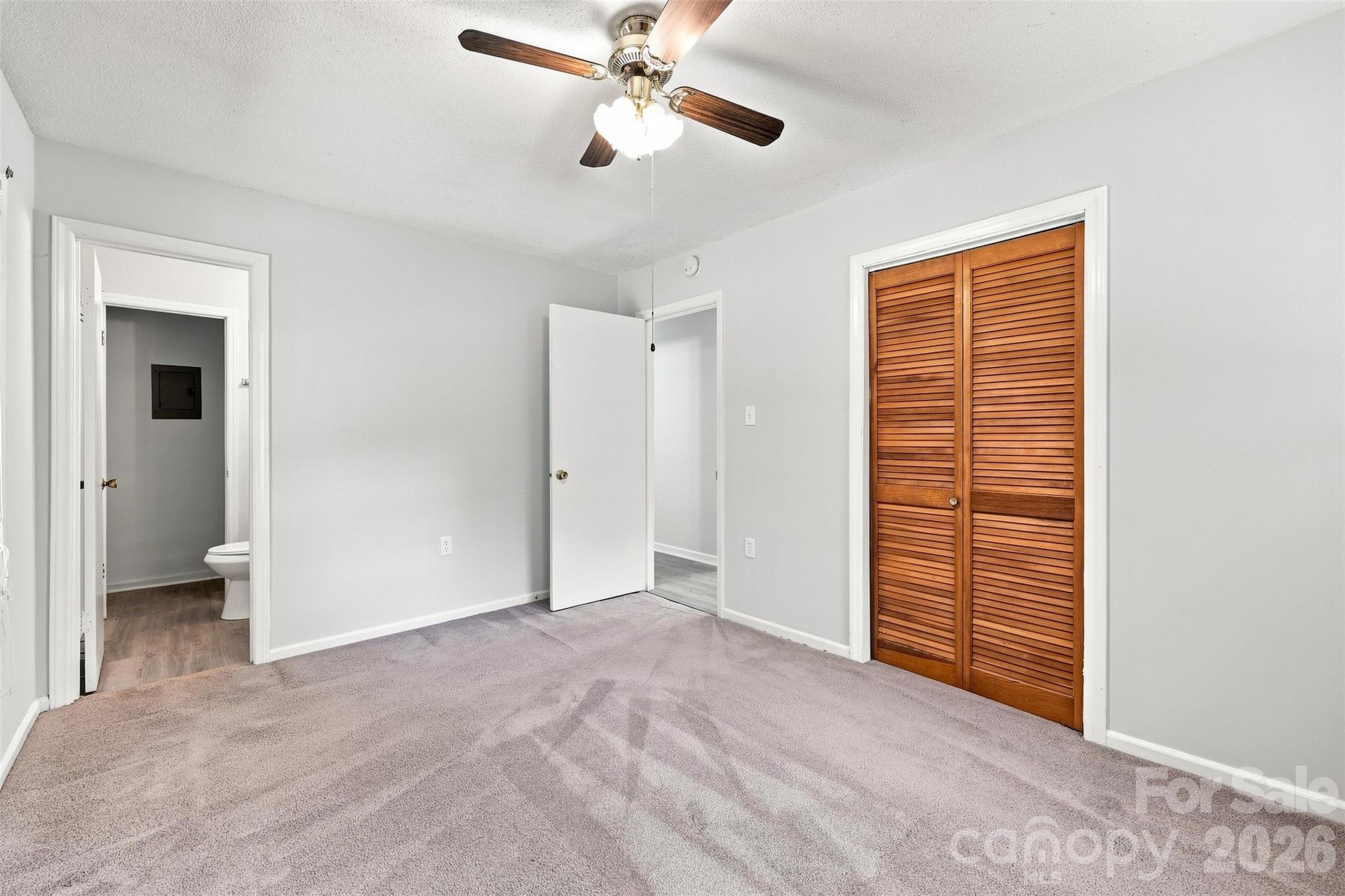 728 Center Road Property Photo 12