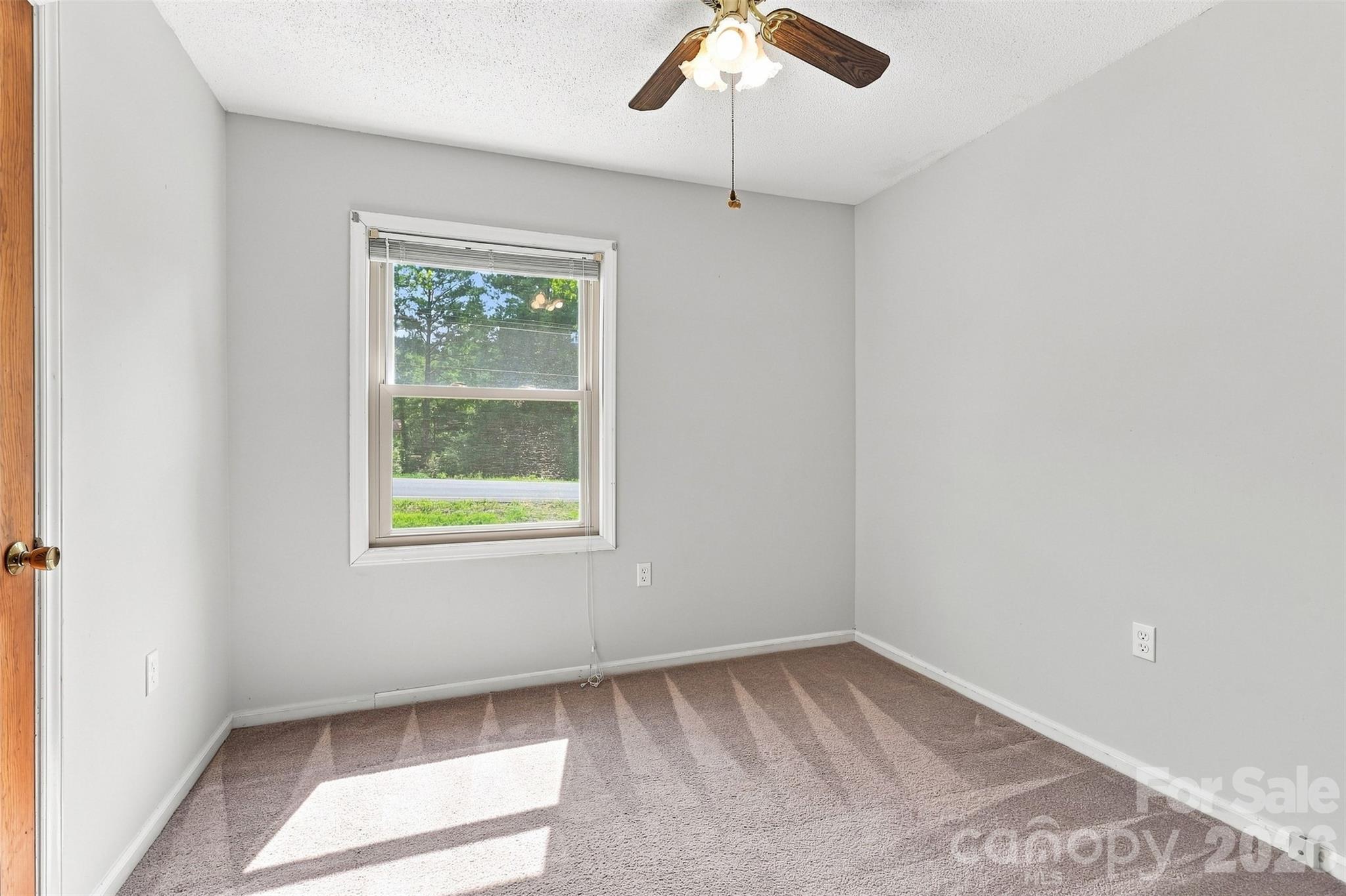 728 Center Road Property Photo 14