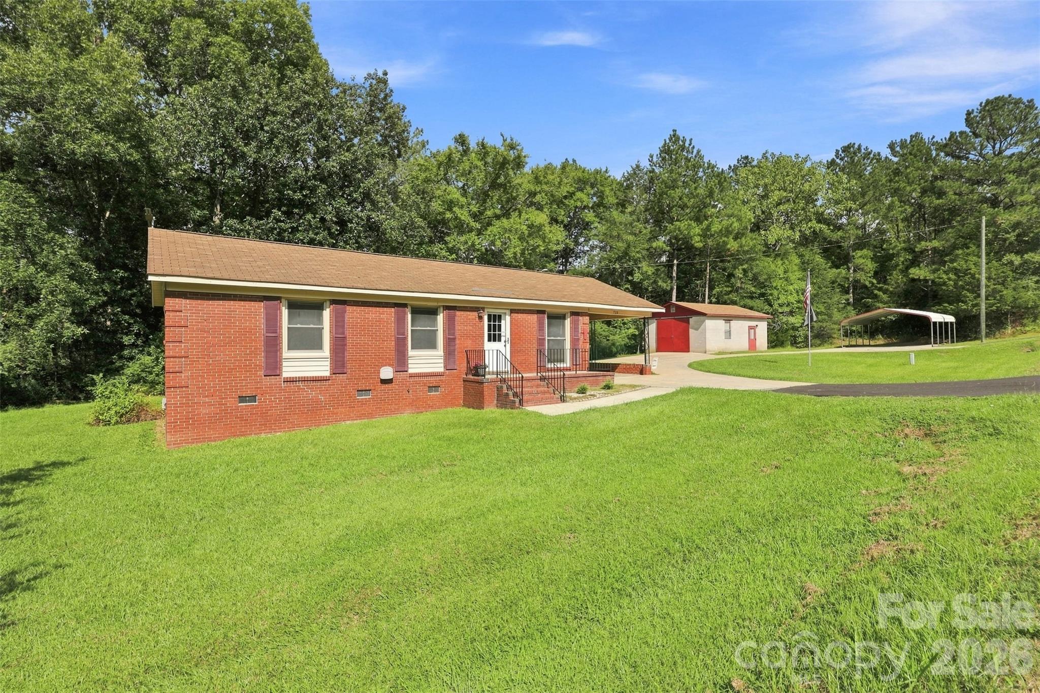 728 Center Road Property Photo 18