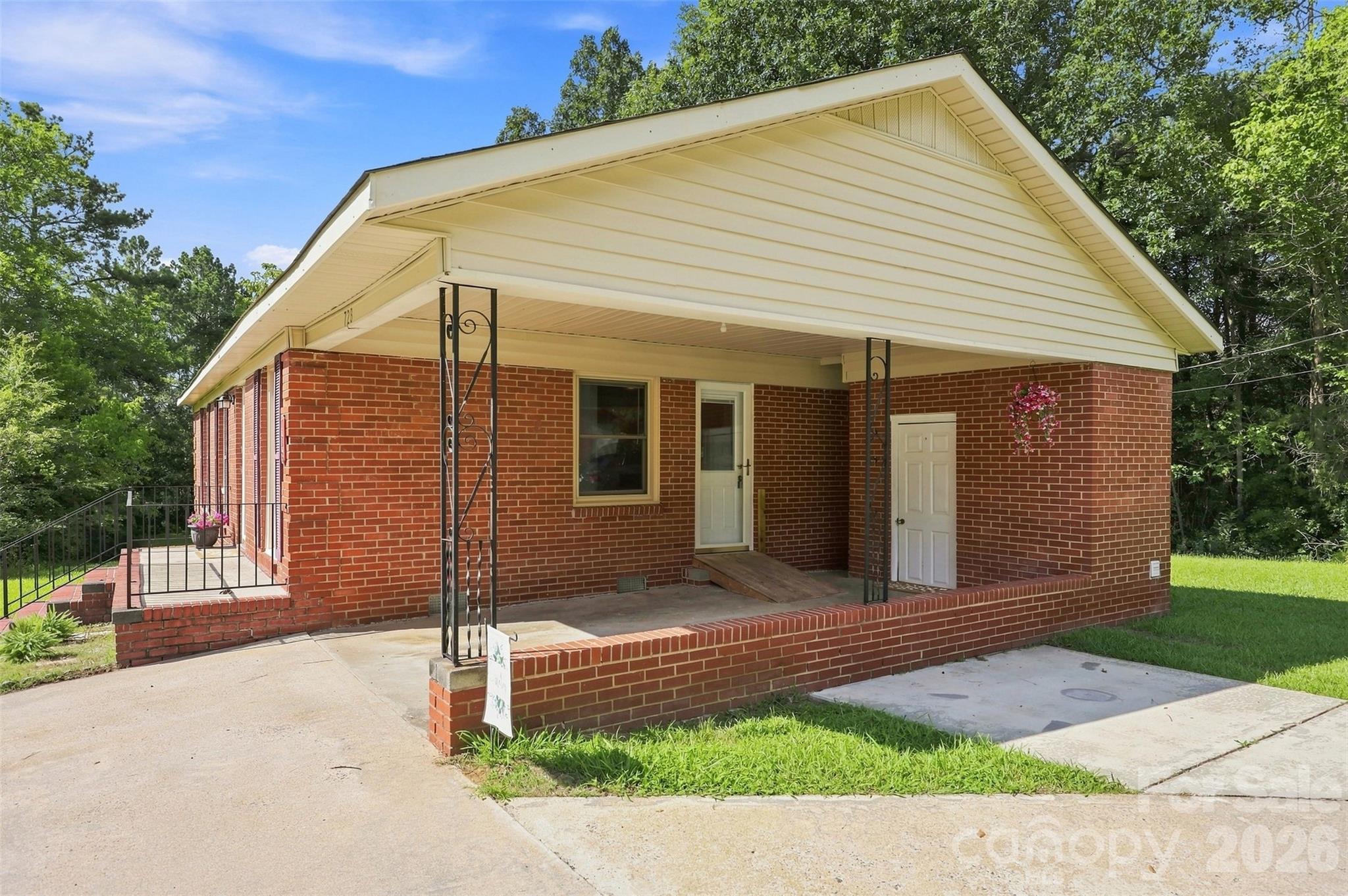 728 Center Road Property Photo 19