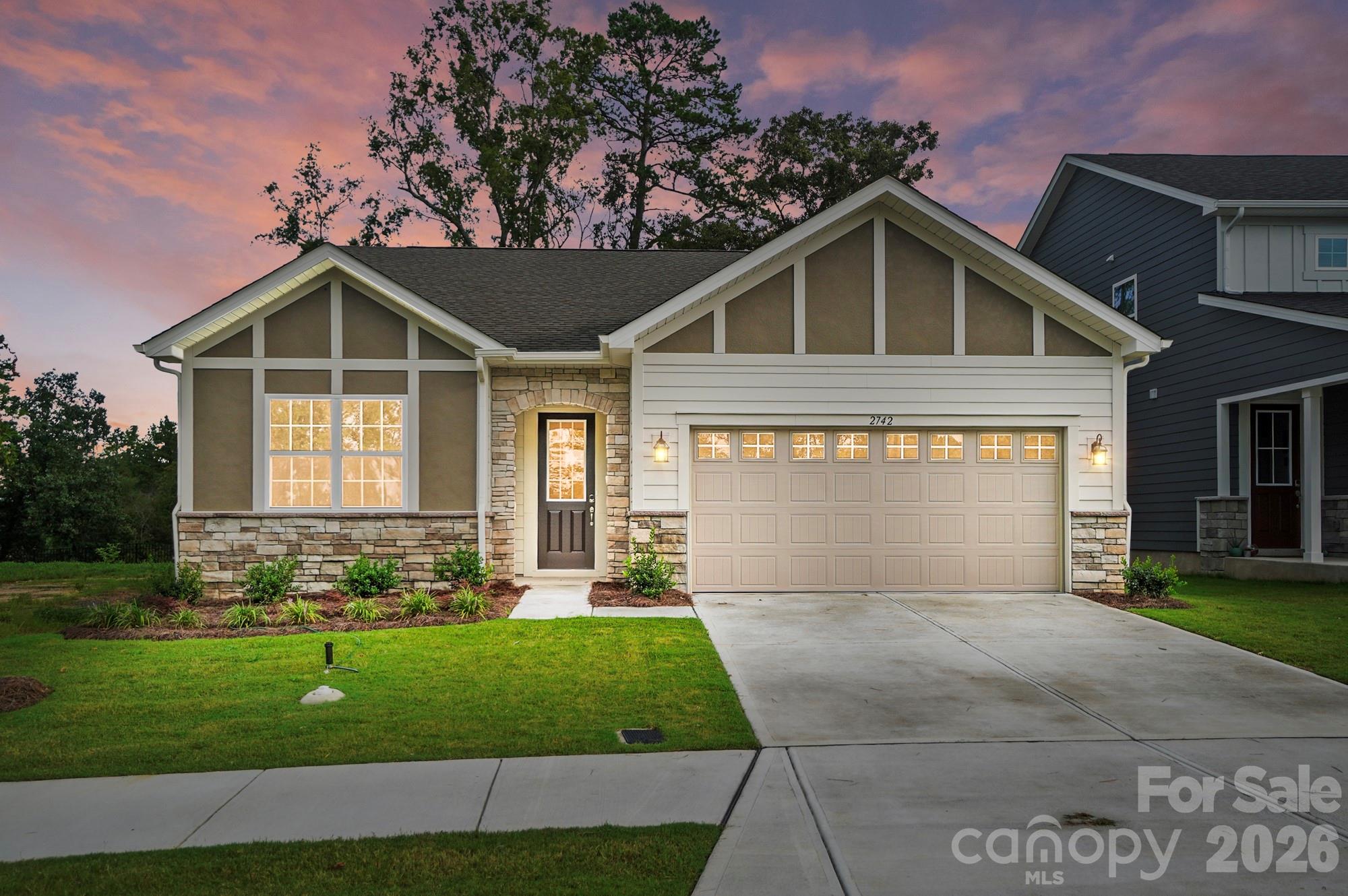 2742 Phoenix Court Property Photo 1