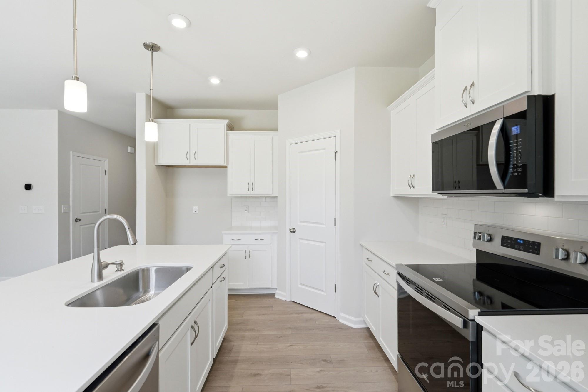 2730 Phoenix Court Property Photo 27