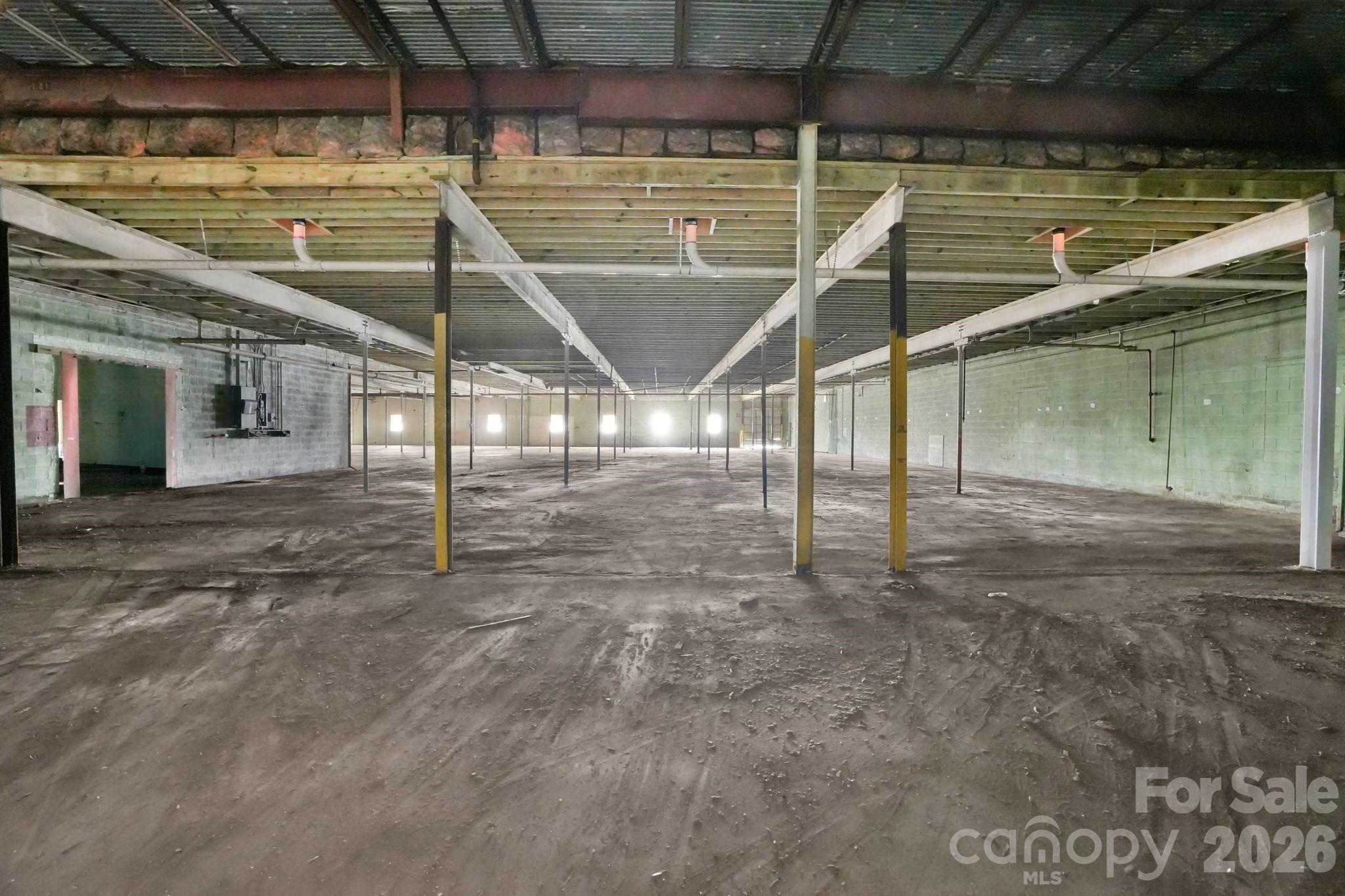 900 W Academy Street Property Photo 7