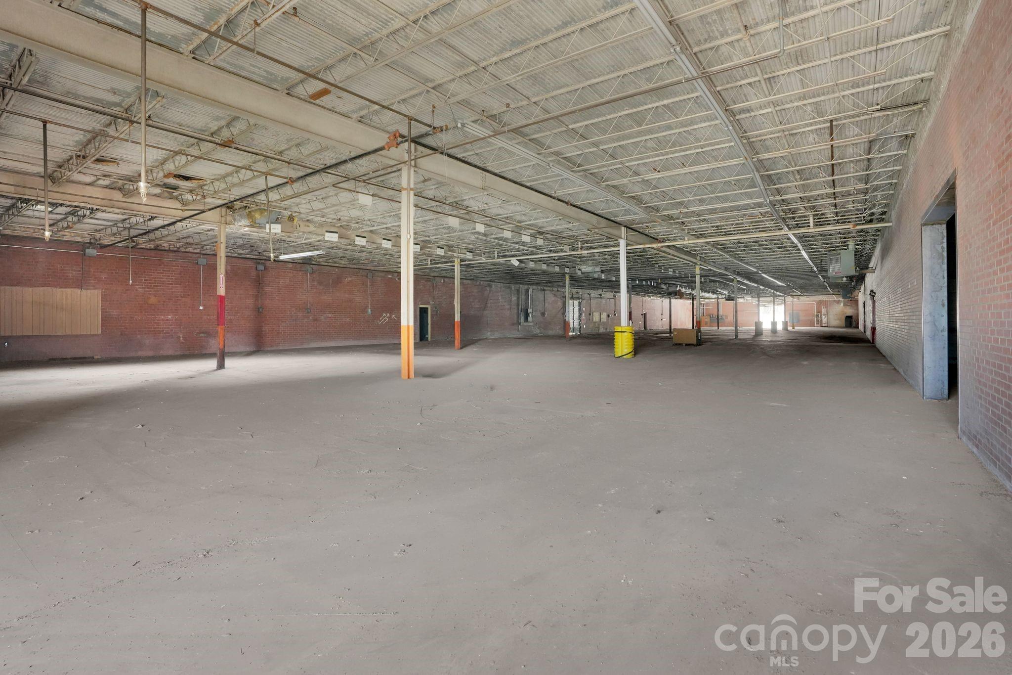 900 W Academy Street Property Photo 8