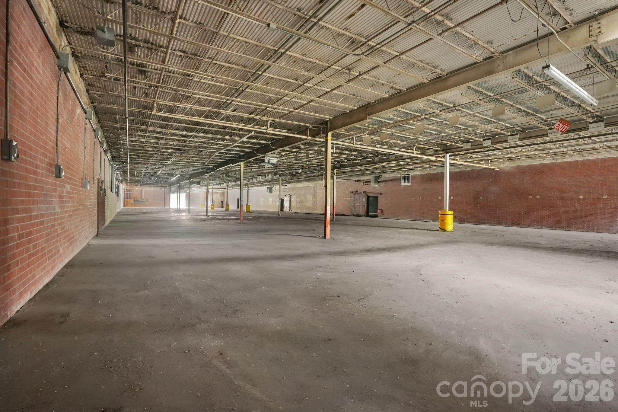 900 W Academy Street Property Photo 10