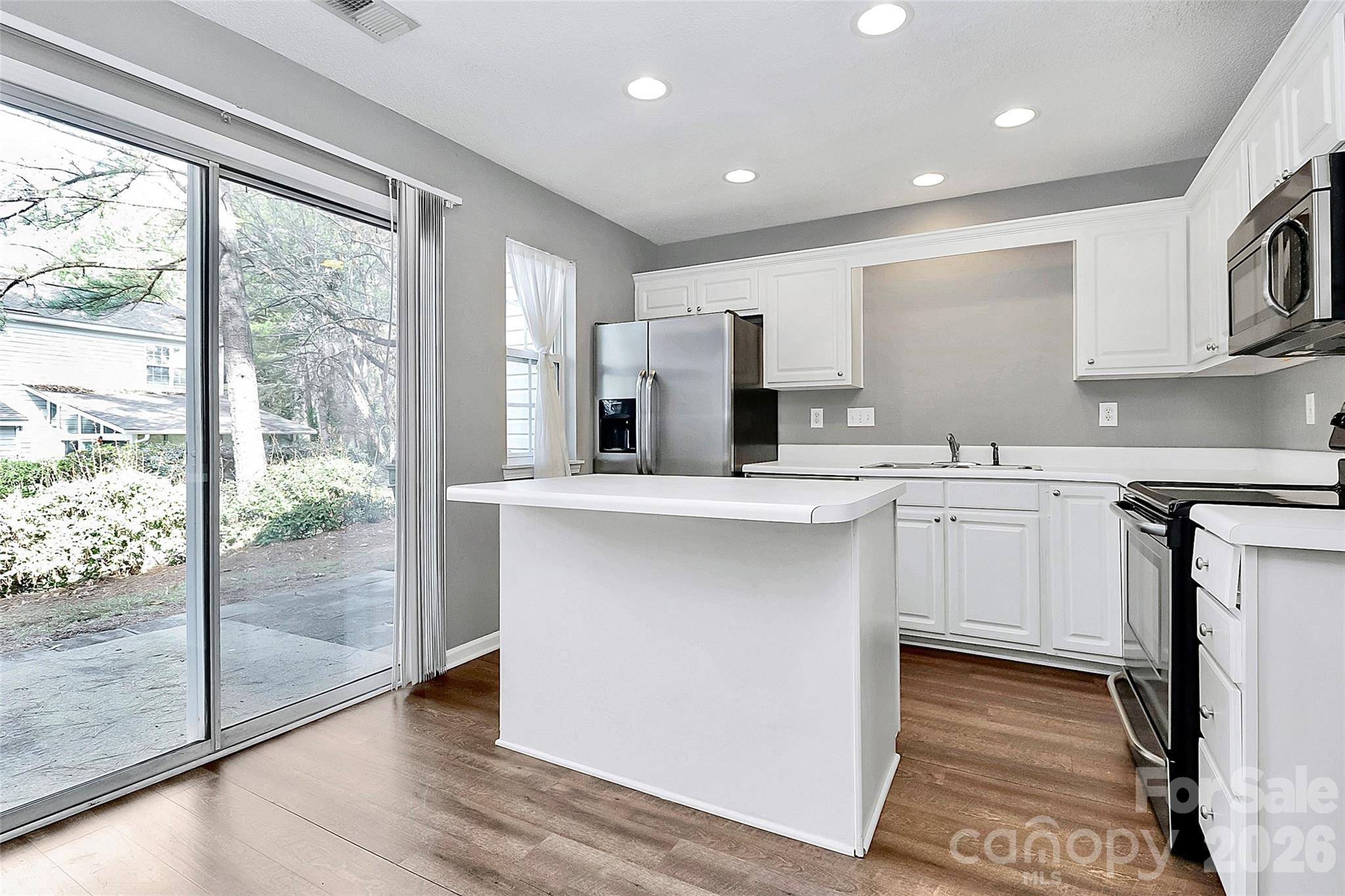 10739 Holly Ridge Boulevard Property Photo 11