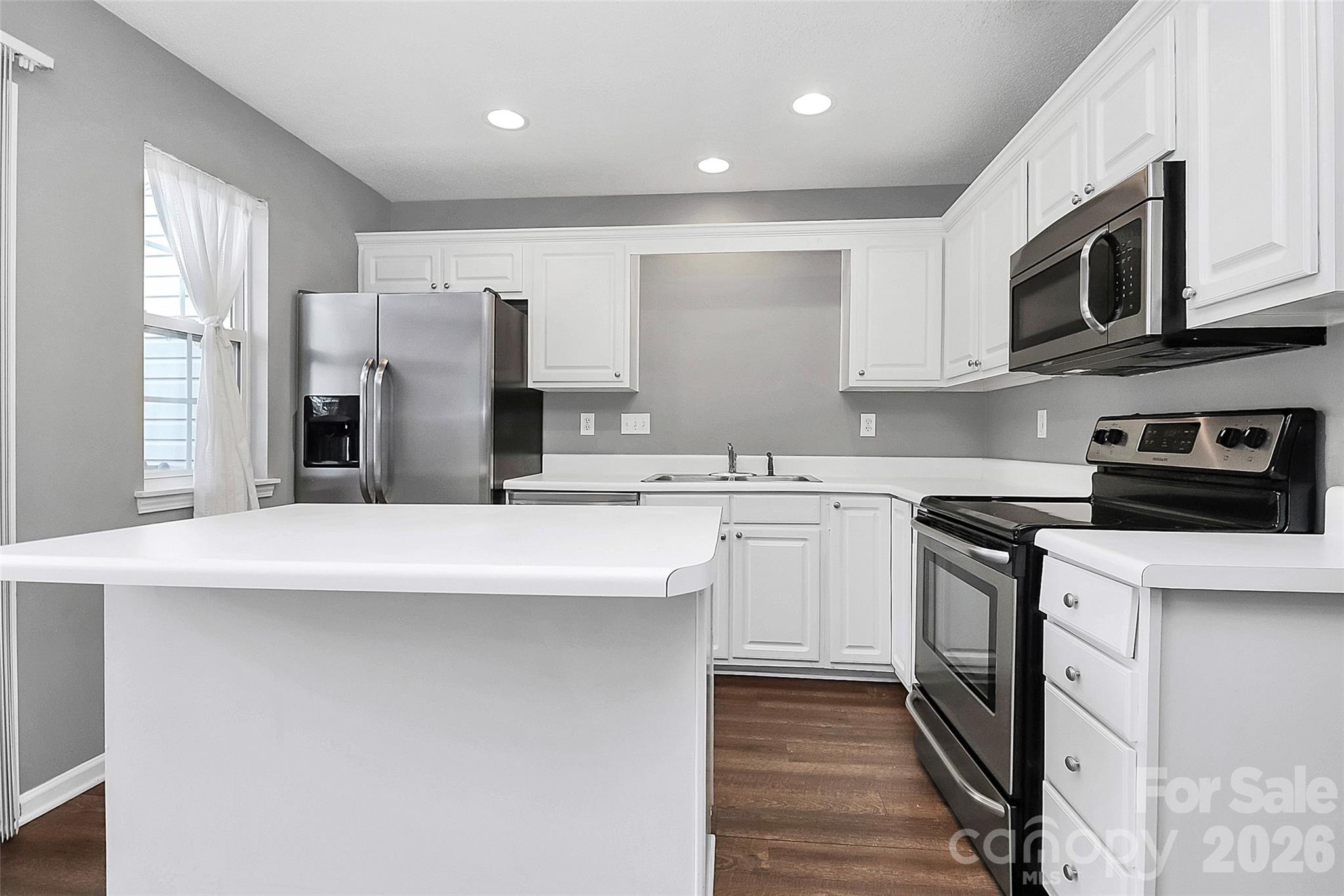 10739 Holly Ridge Boulevard Property Photo 12