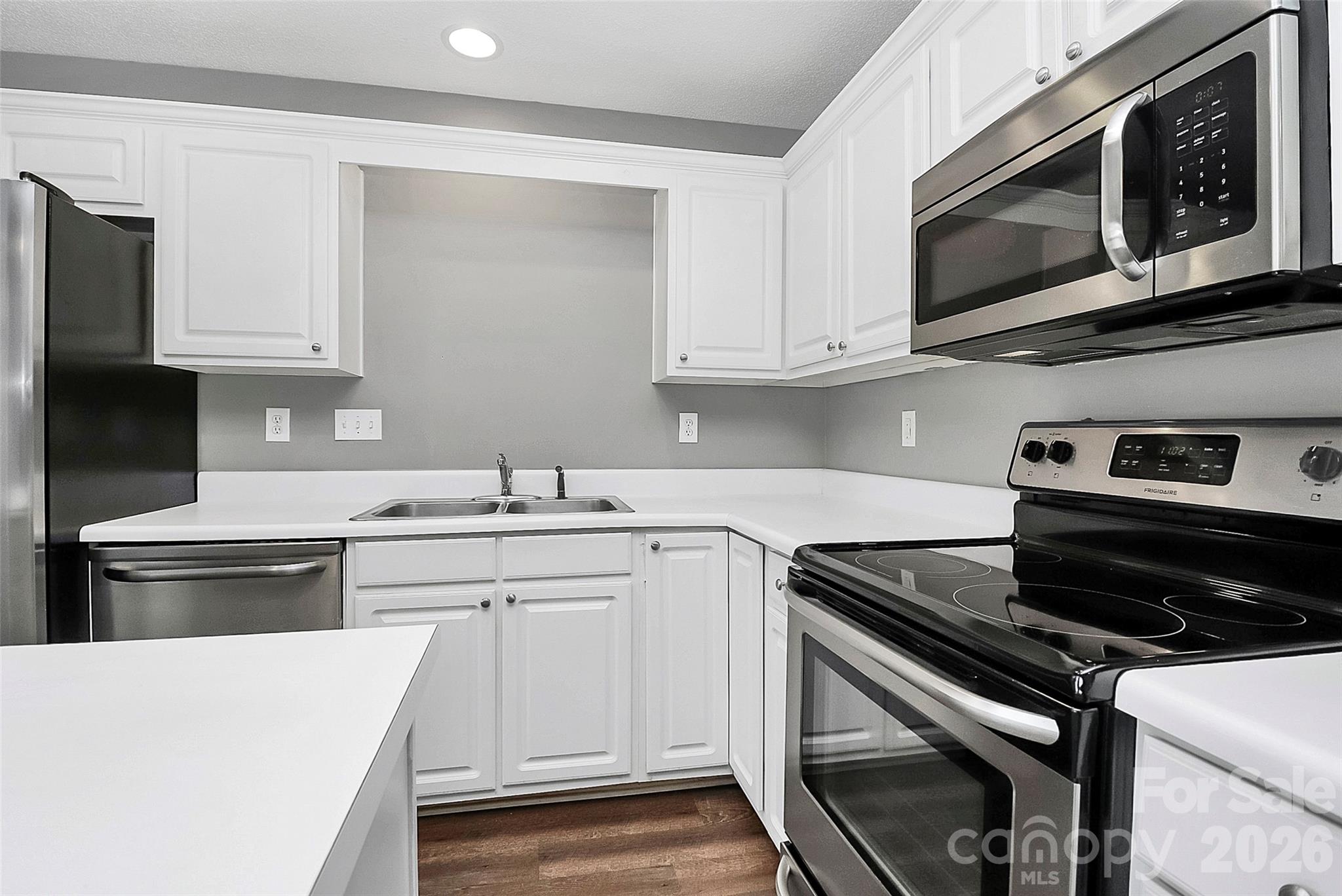 10739 Holly Ridge Boulevard Property Photo 14
