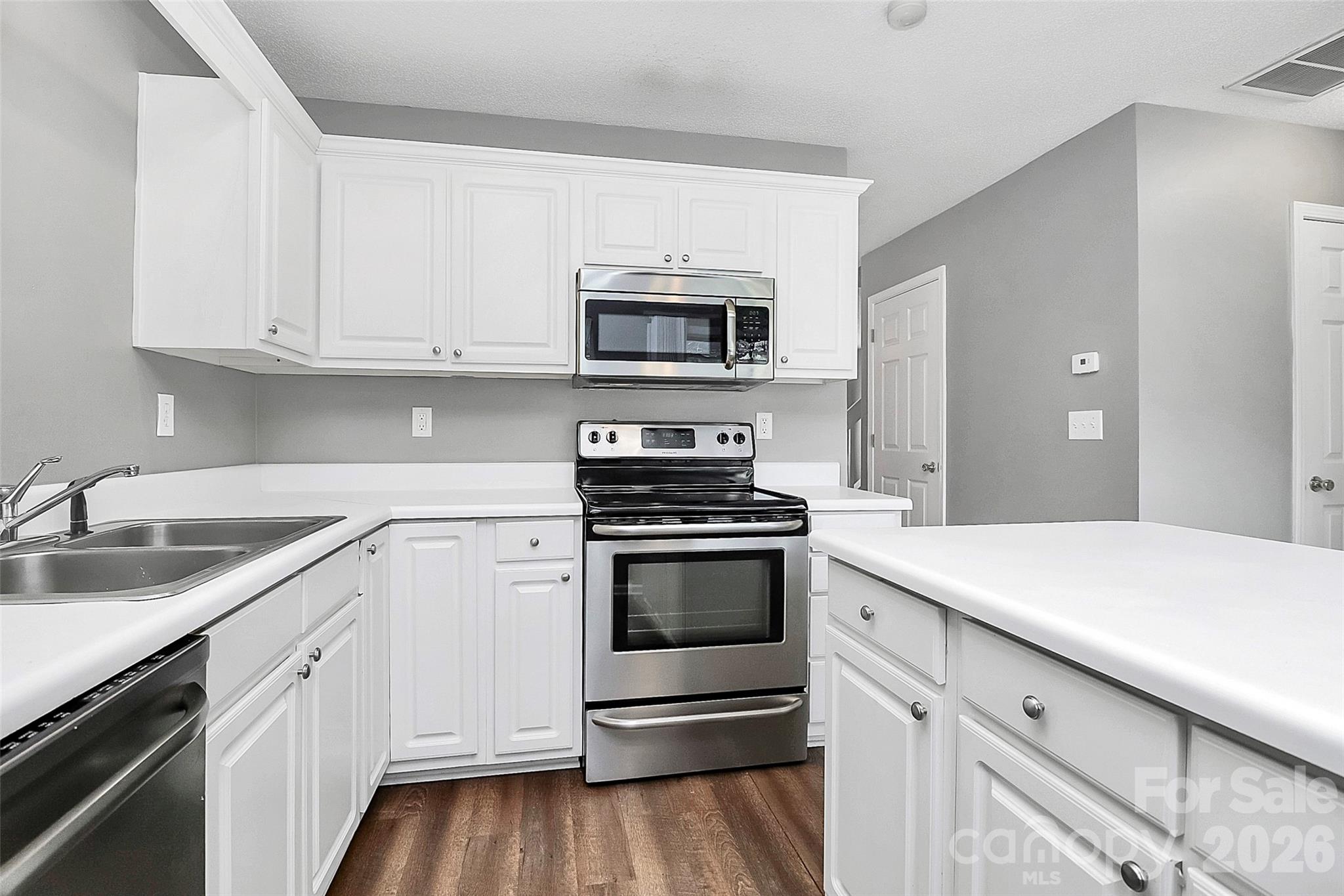 10739 Holly Ridge Boulevard Property Photo 16