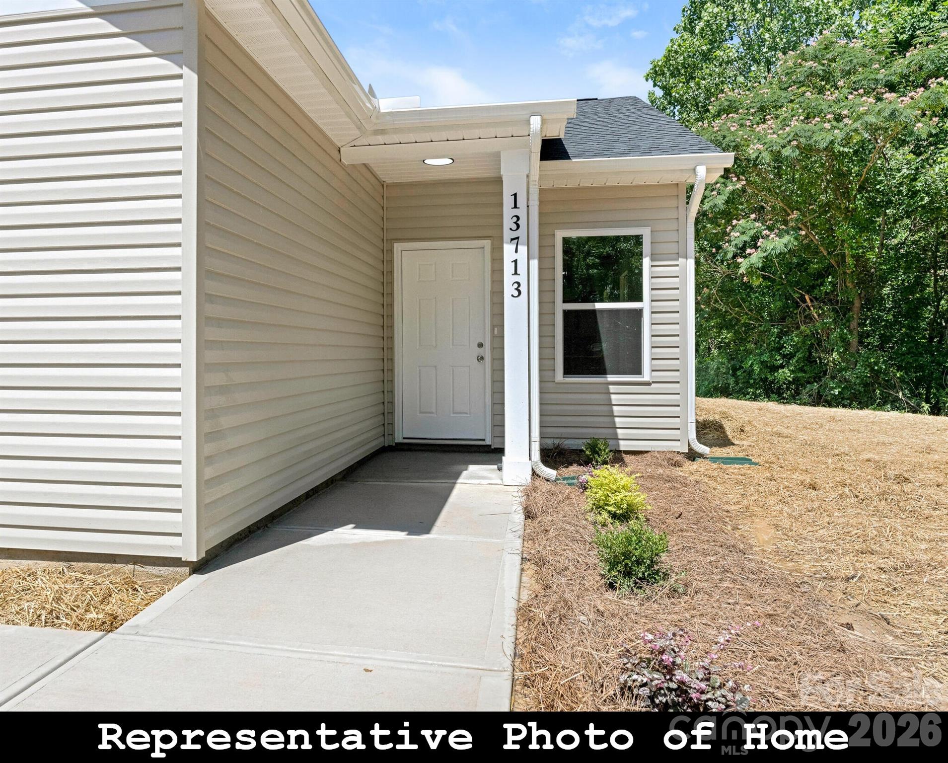 962 S Hoskins Road Property Photo 1