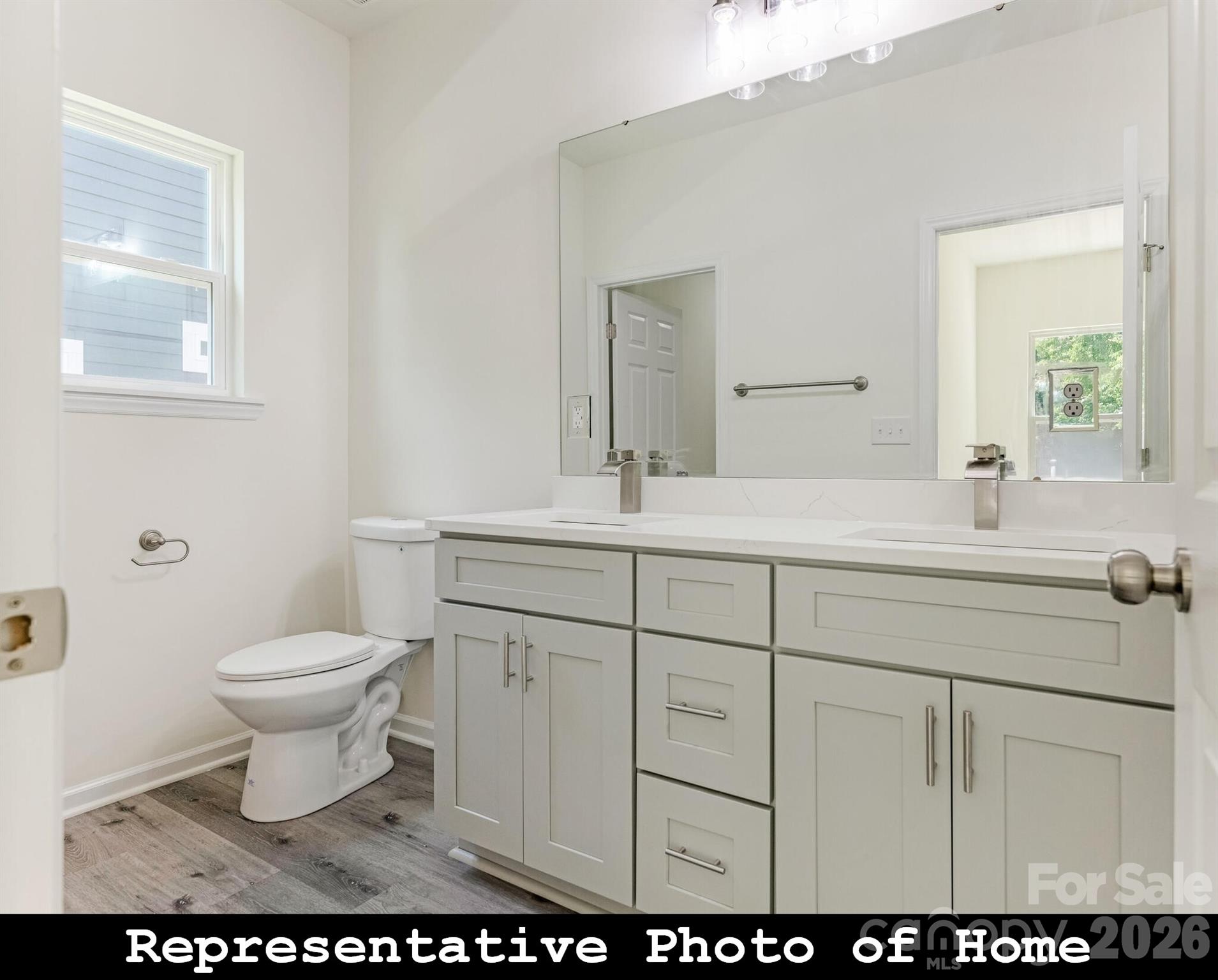 962 S Hoskins Road Property Photo 17