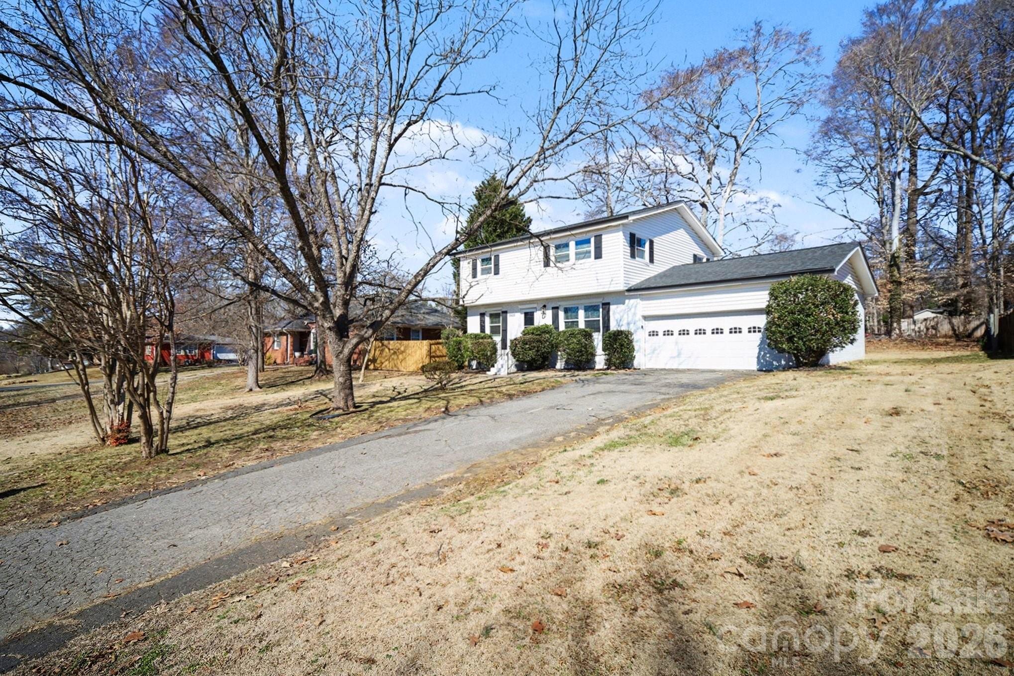 6626 Glenmoor Drive Property Photo 3