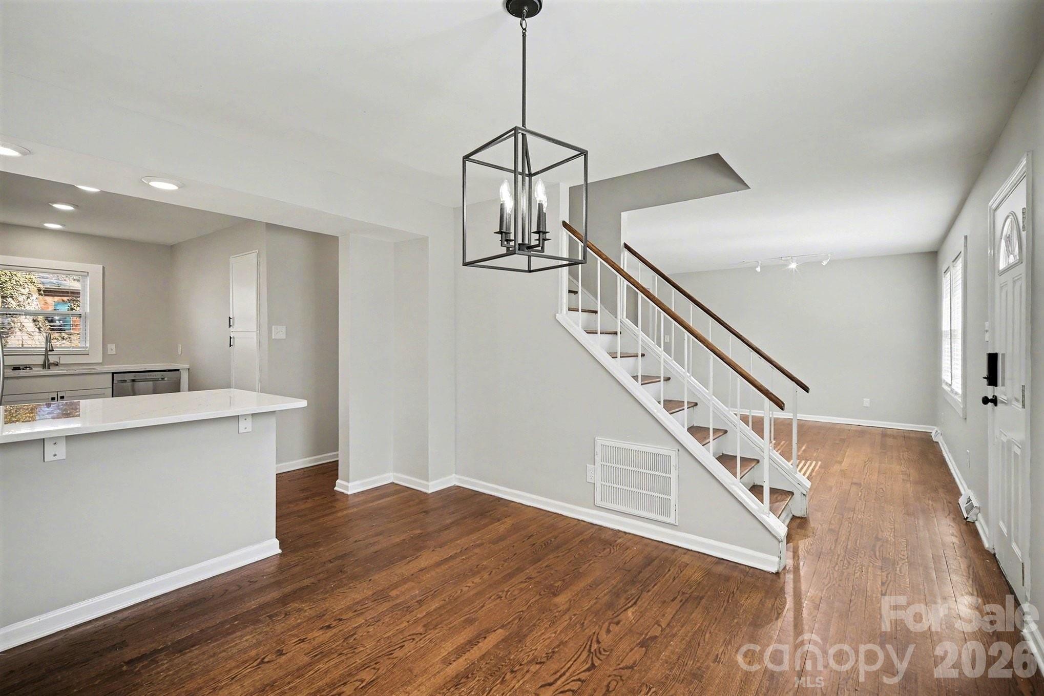 6626 Glenmoor Drive Property Photo 4