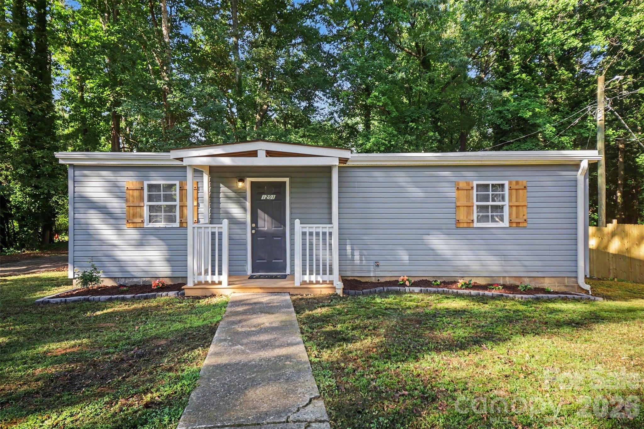 1201 Iva Avenue Property Photo 1