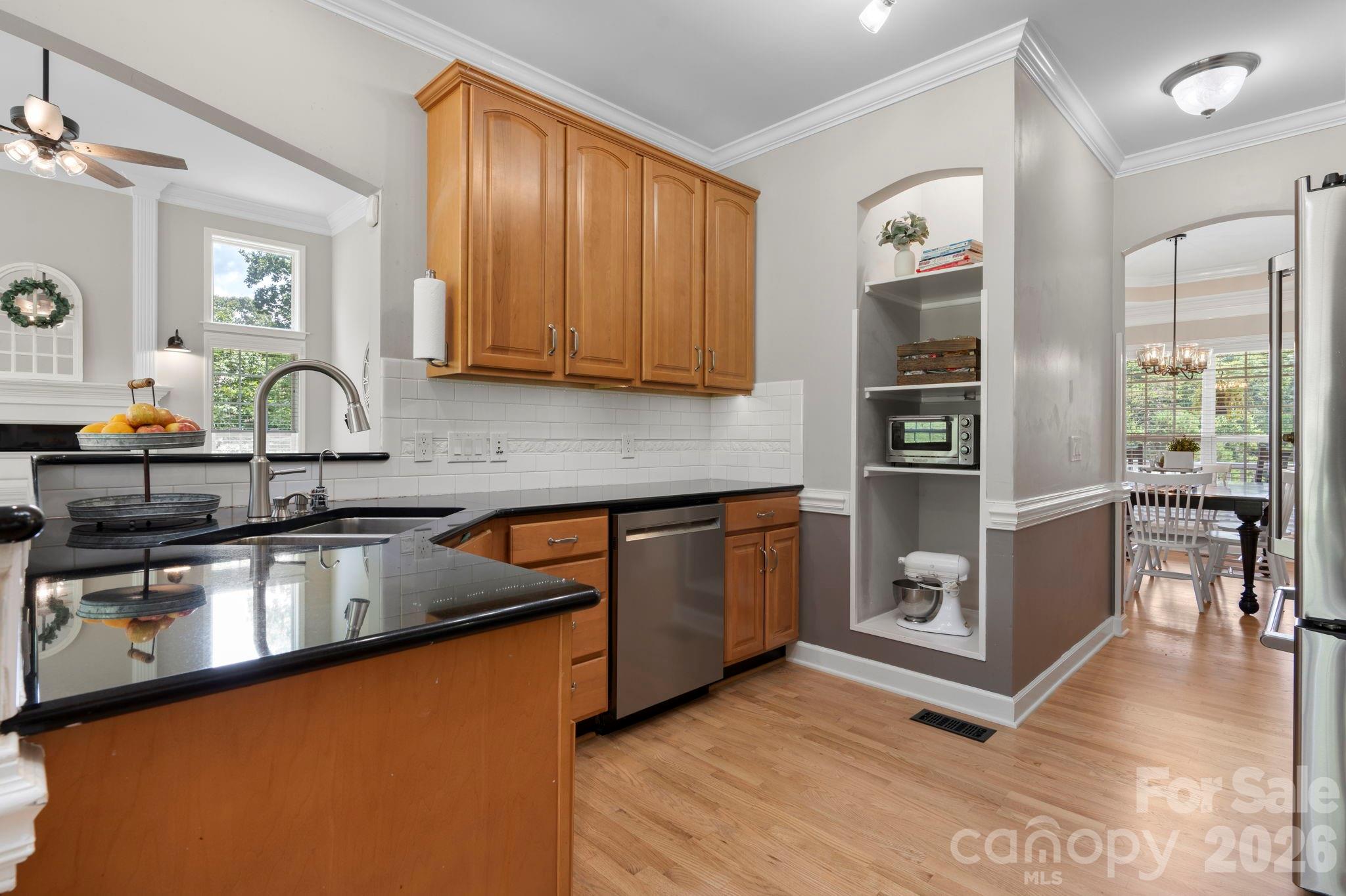 1221 Willow Creek Drive Property Photo 13