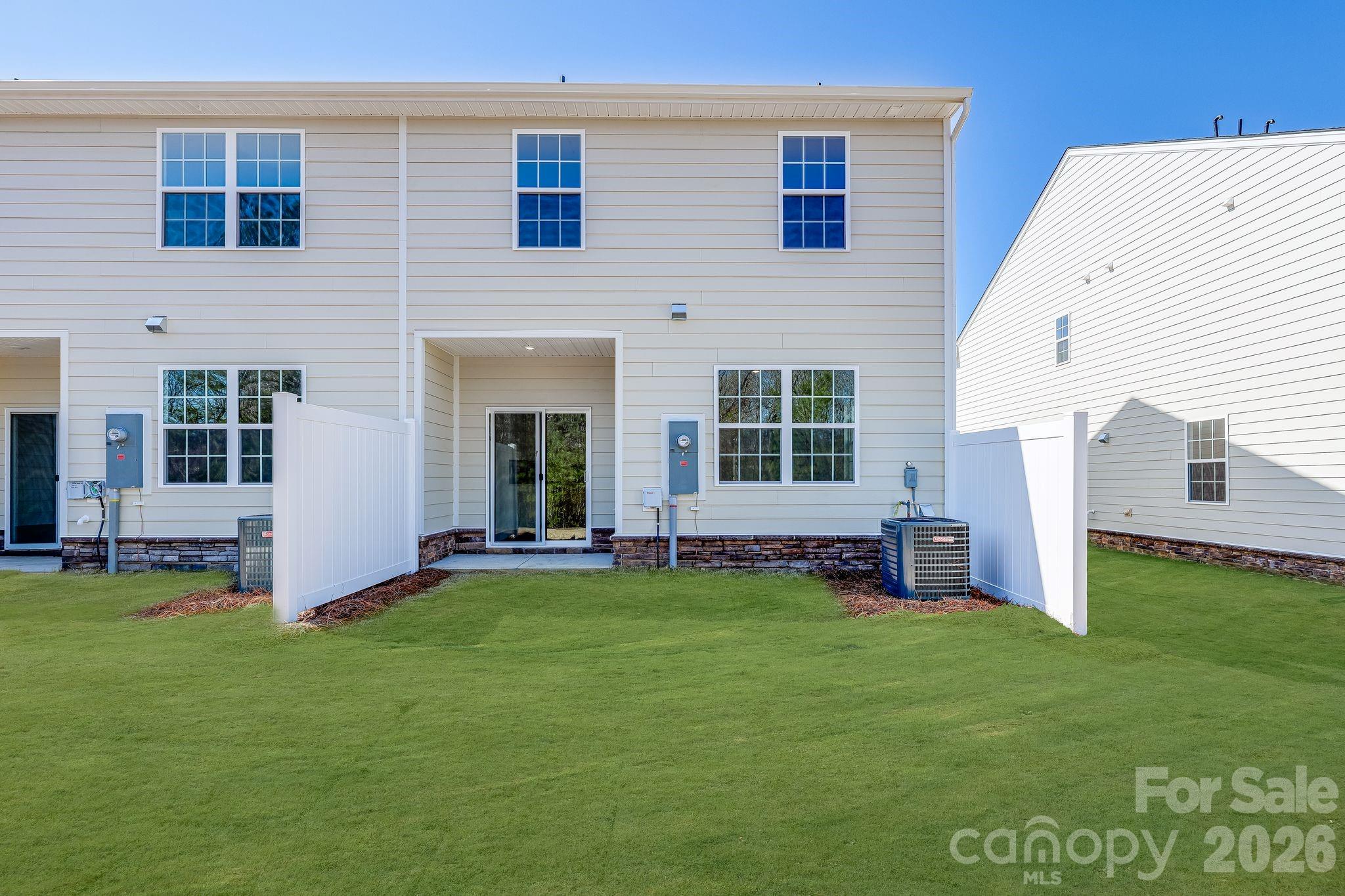 631 Sparano Loop Property Photo 2
