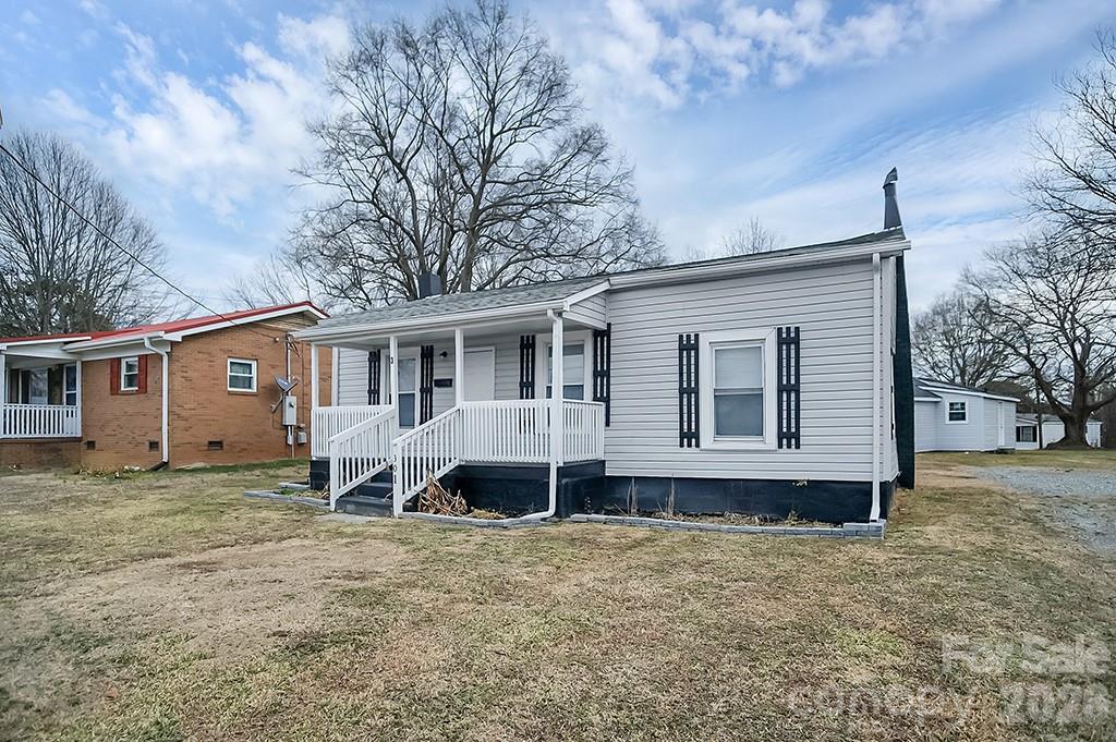 301 Jc Dellinger Road Property Photo 1