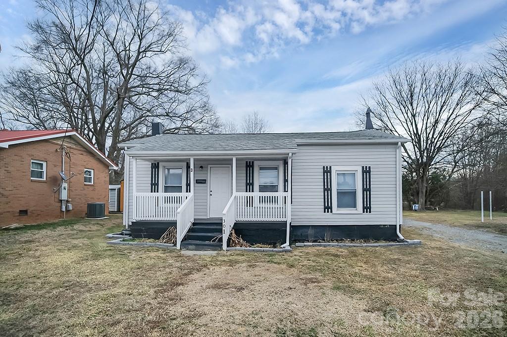 301 Jc Dellinger Road Property Photo 2