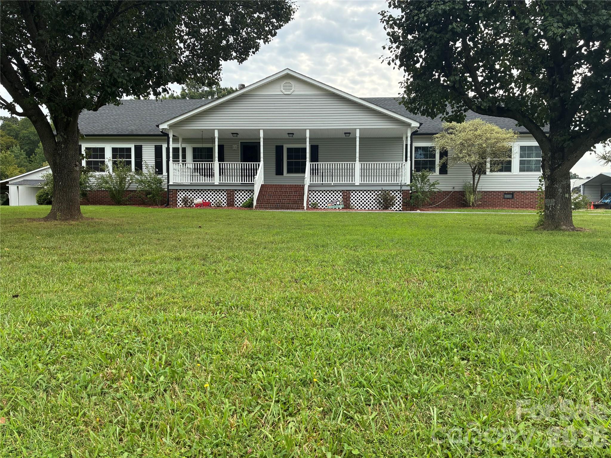13215 Pine Bluff Road Property Photo 1