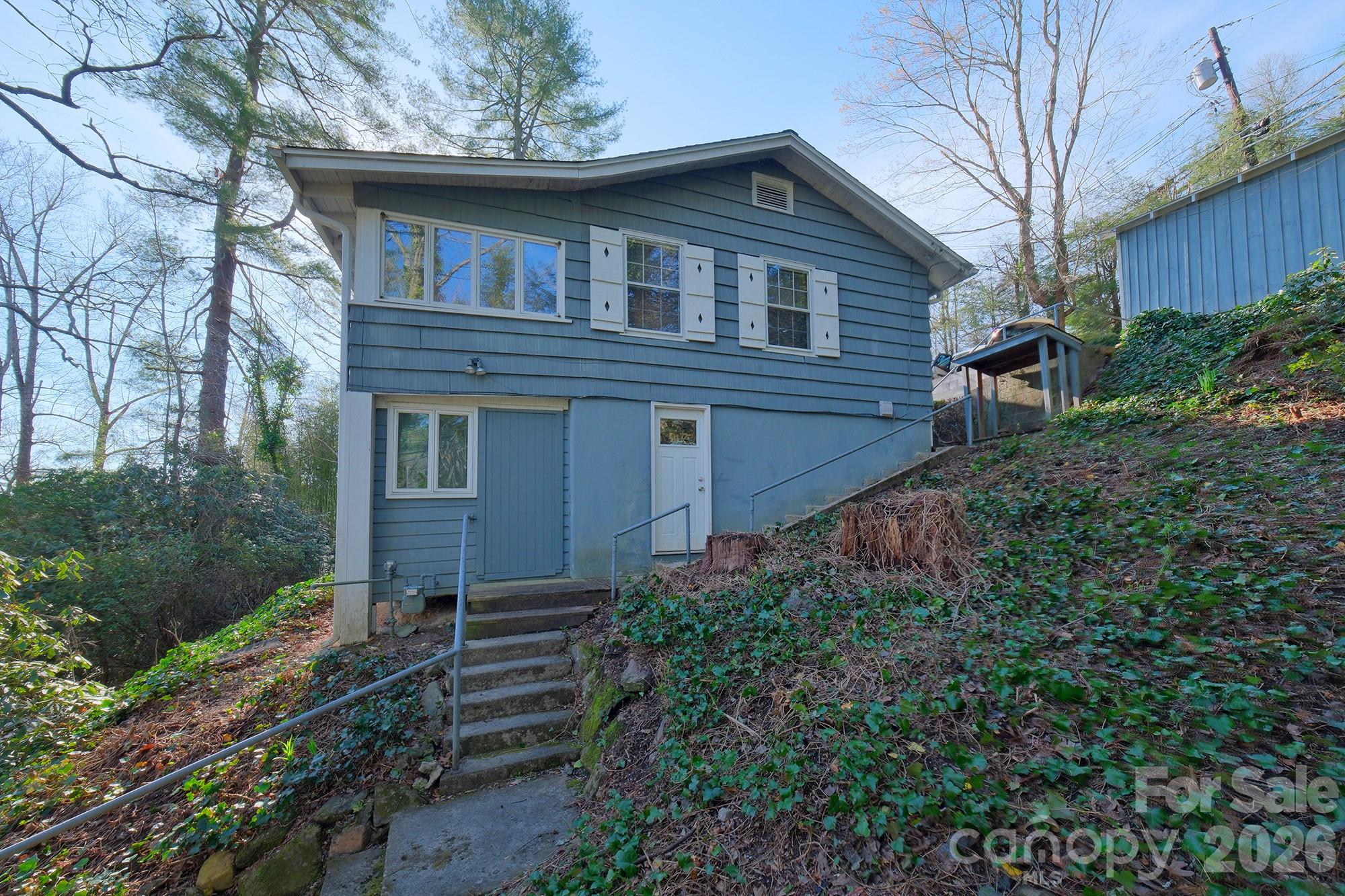 71 Norfolk Lane Property Photo 4