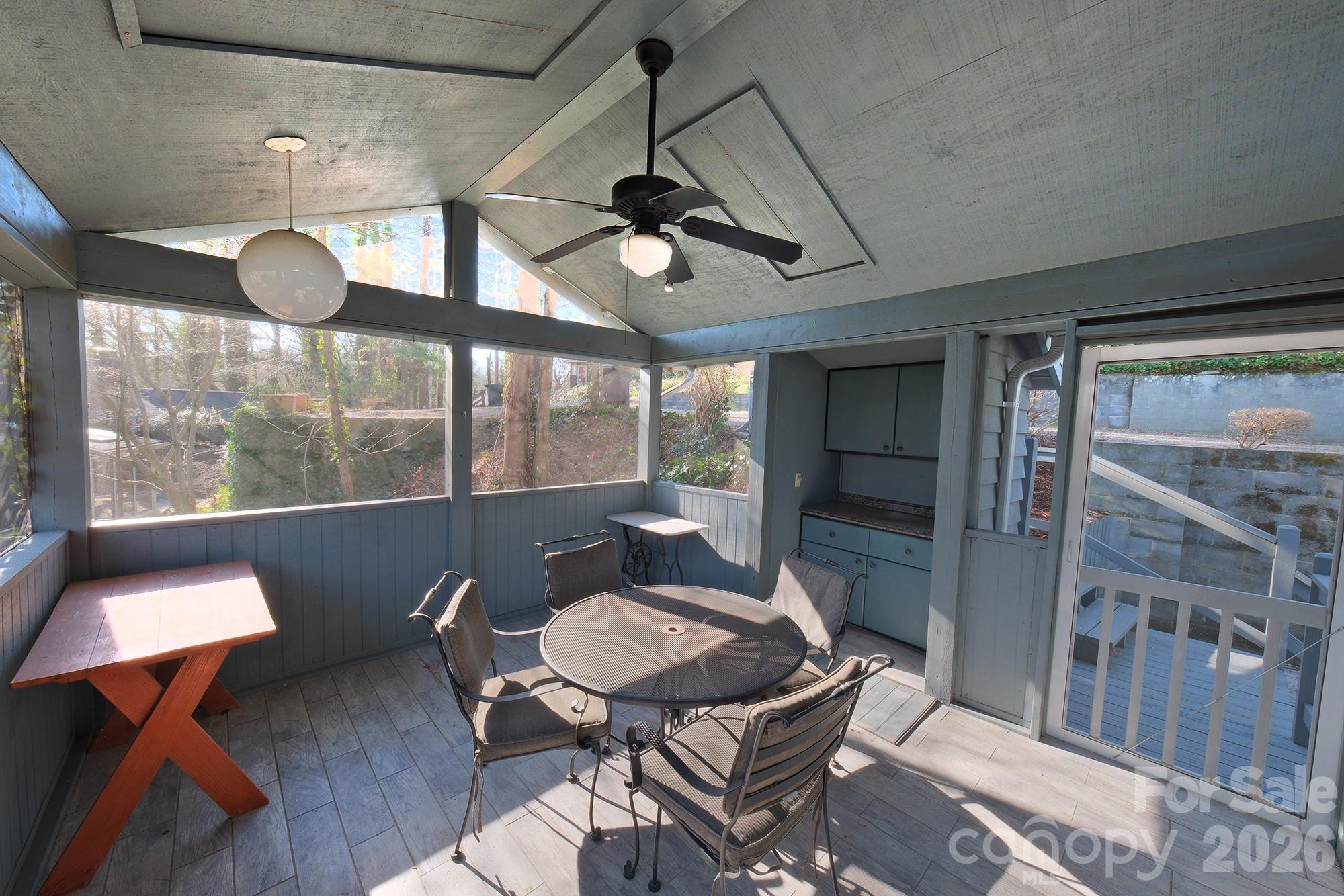 71 Norfolk Lane Property Photo 6