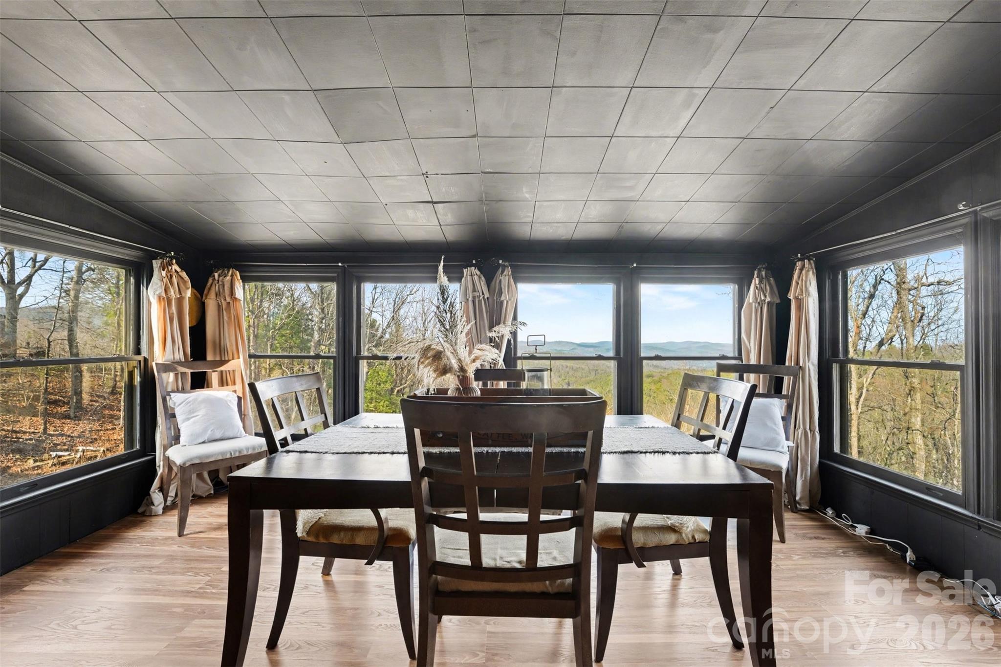 5475 Pine Ridge Drive Property Photo 7