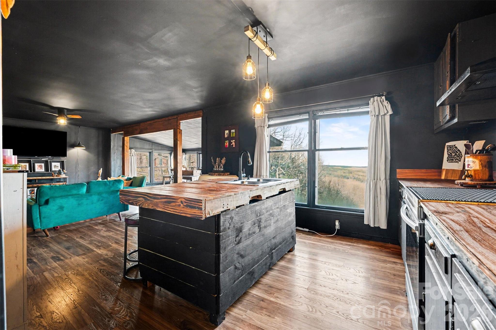 5475 Pine Ridge Drive Property Photo 10
