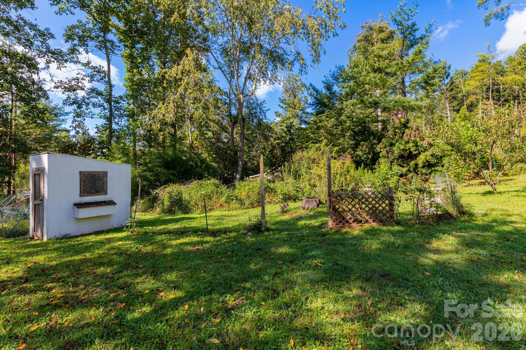 38 Mountainberry Lane Property Photo 5