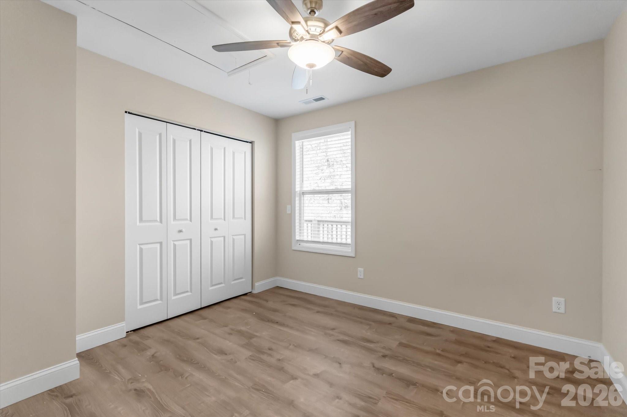 127 Hawthorne Drive Property Photo 15