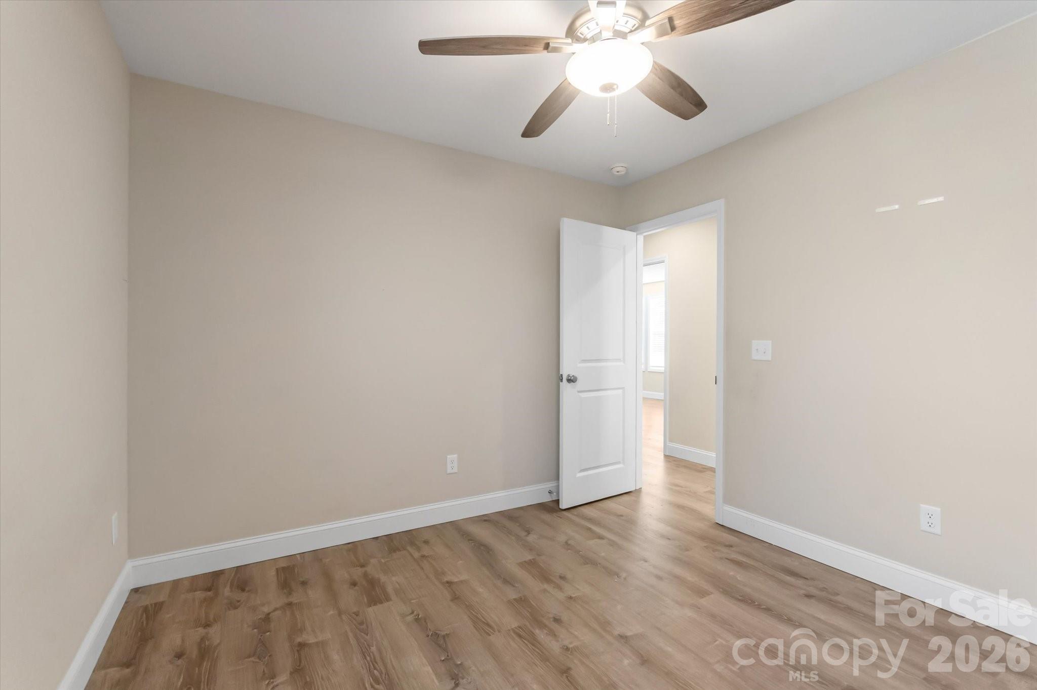 127 Hawthorne Drive Property Photo 16