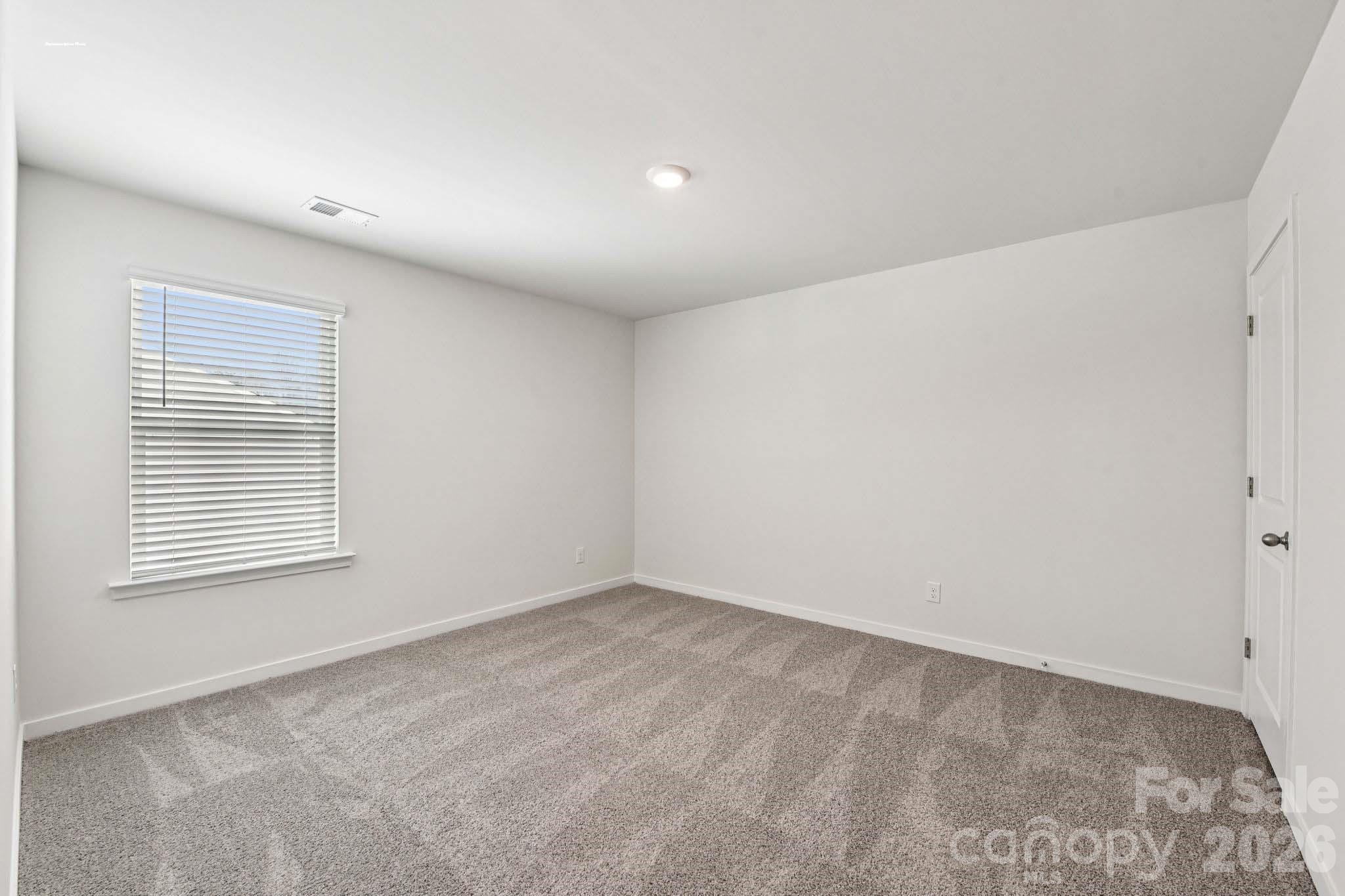 618 Dazzle Loop Property Photo 13