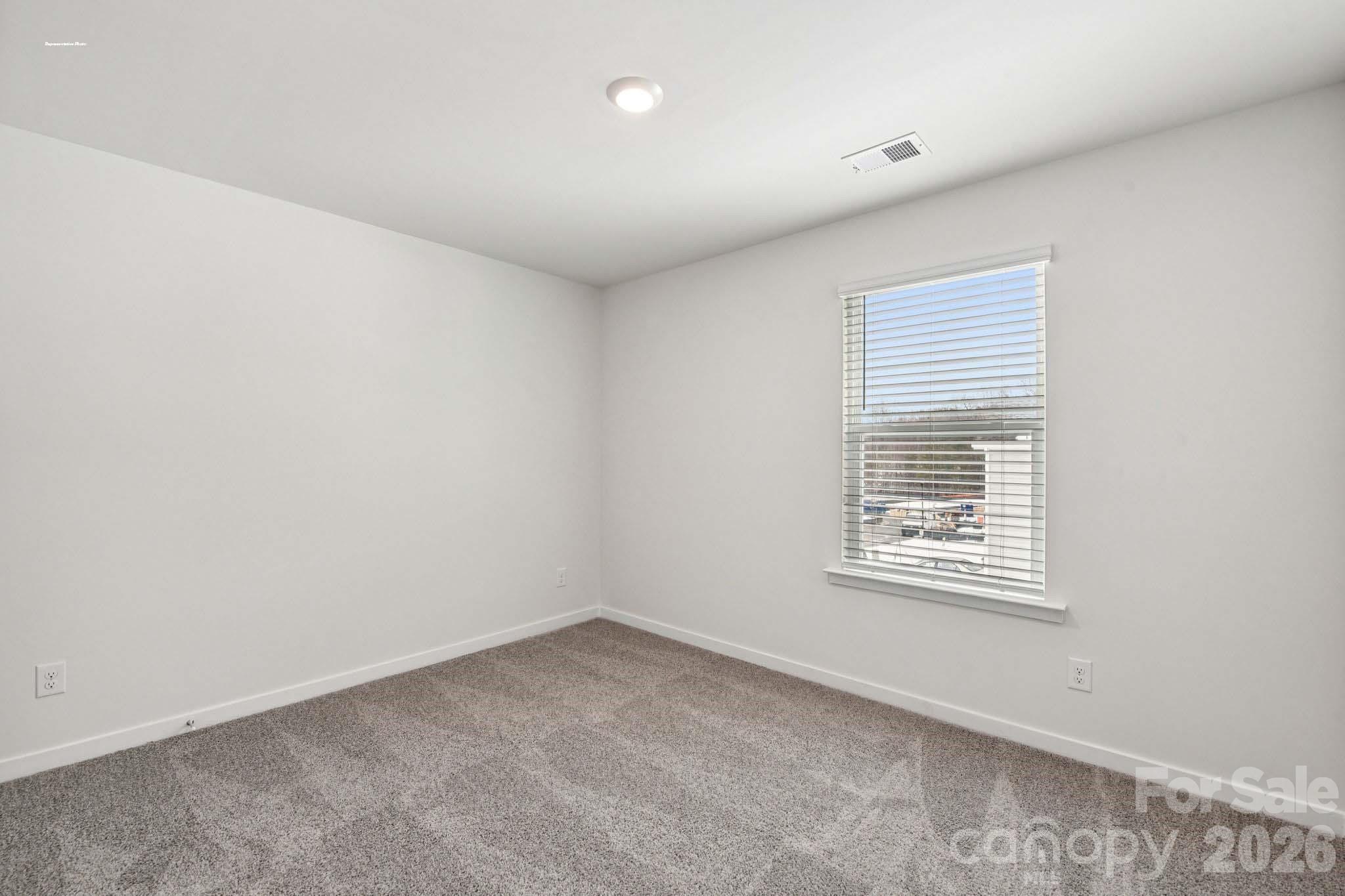 618 Dazzle Loop Property Photo 15
