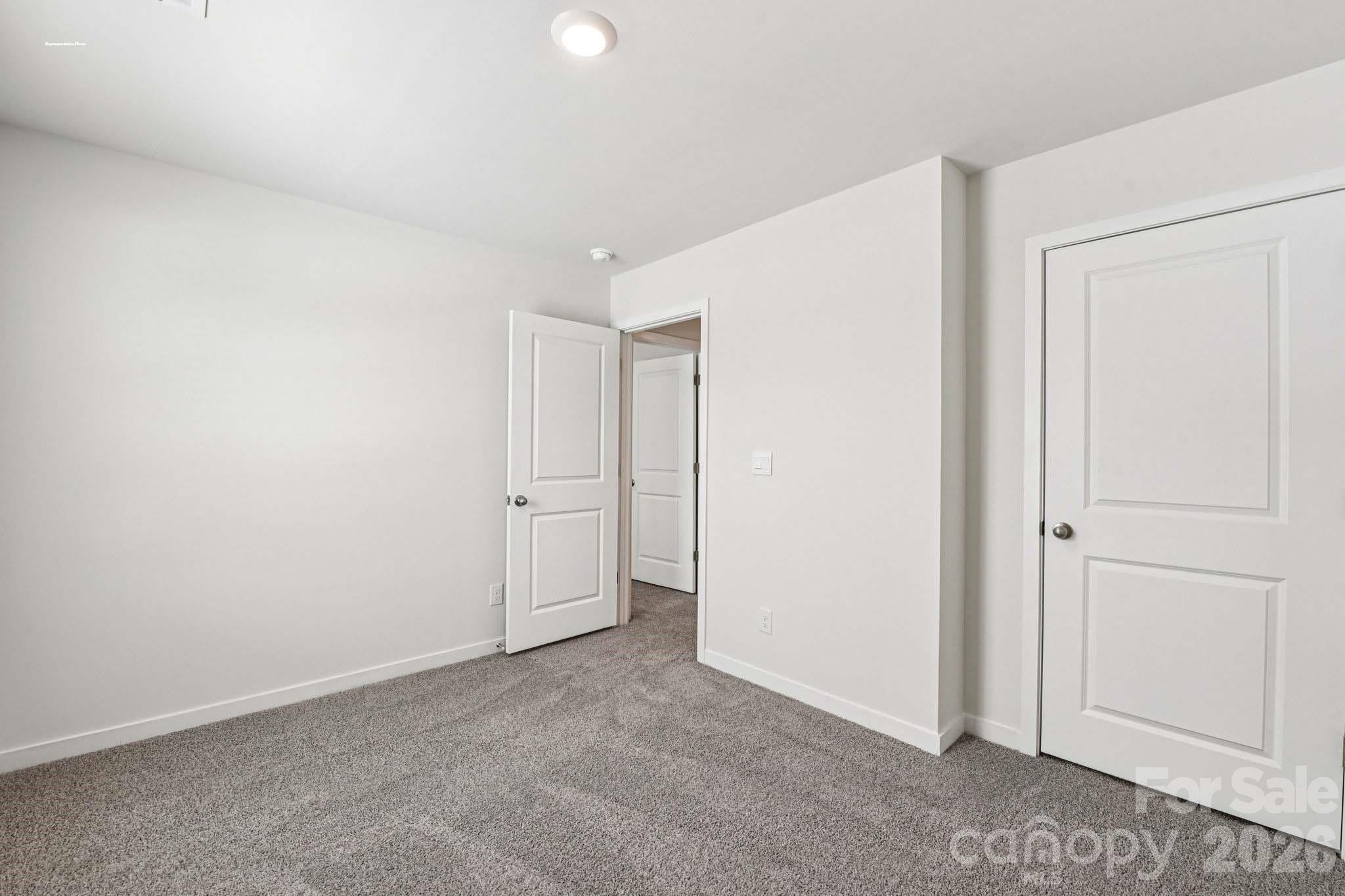618 Dazzle Loop Property Photo 16