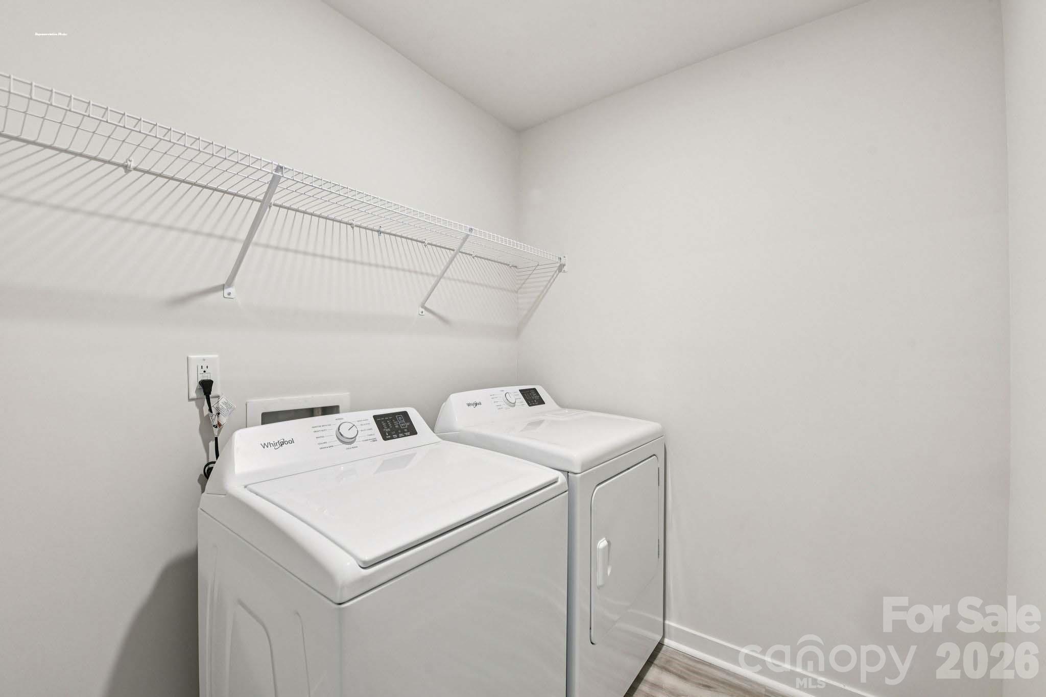 618 Dazzle Loop Property Photo 20