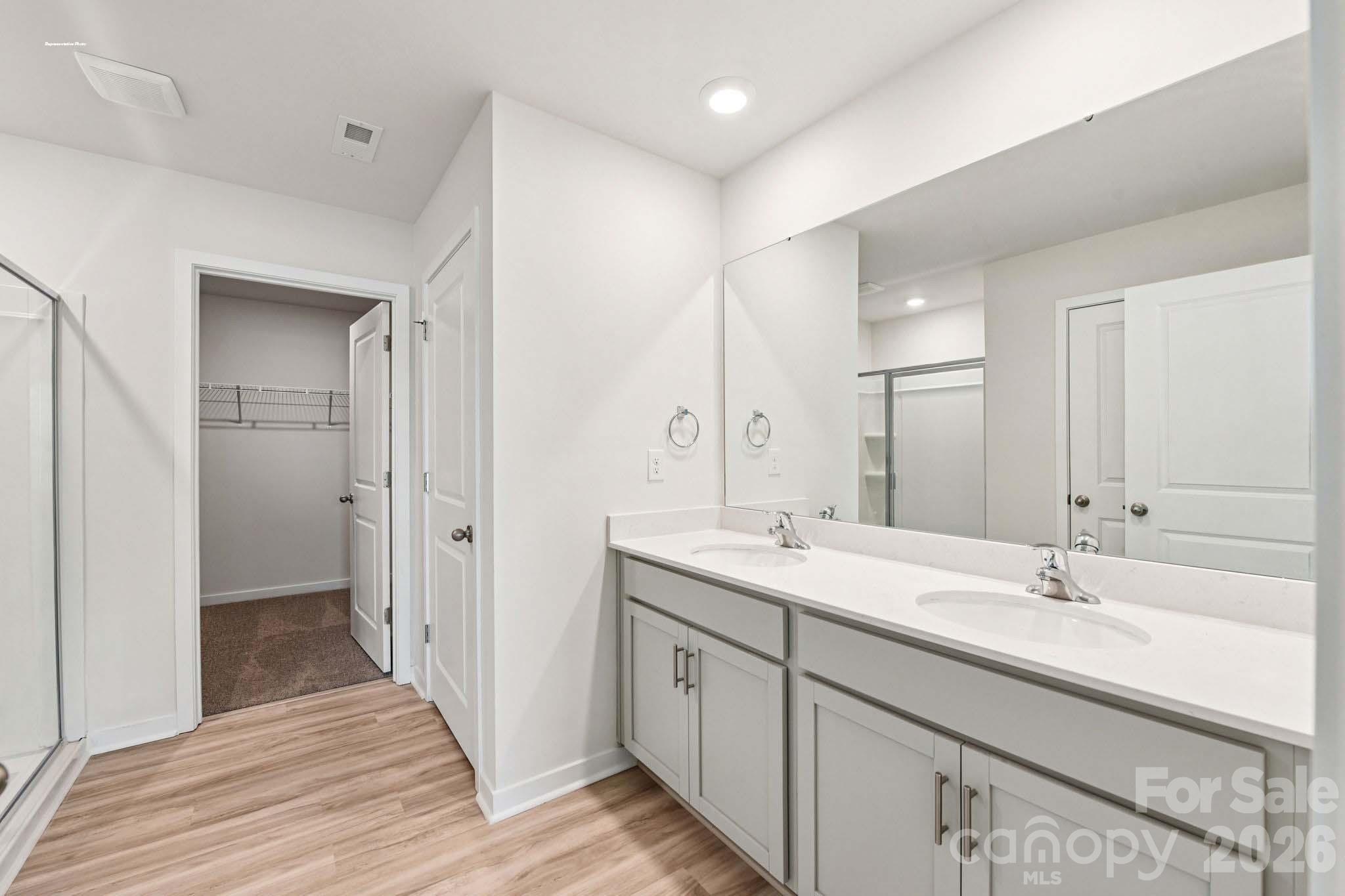618 Dazzle Loop Property Photo 23