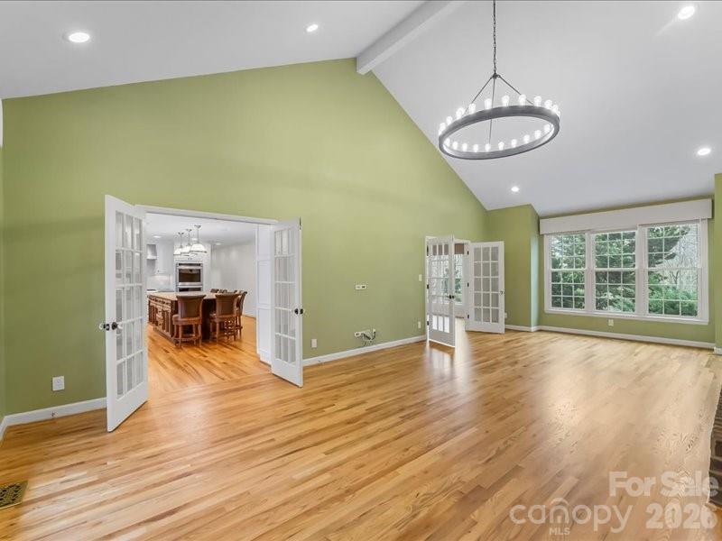 112 Parkland Street Property Photo 8