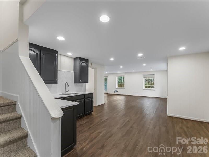 112 Parkland Street Property Photo 25
