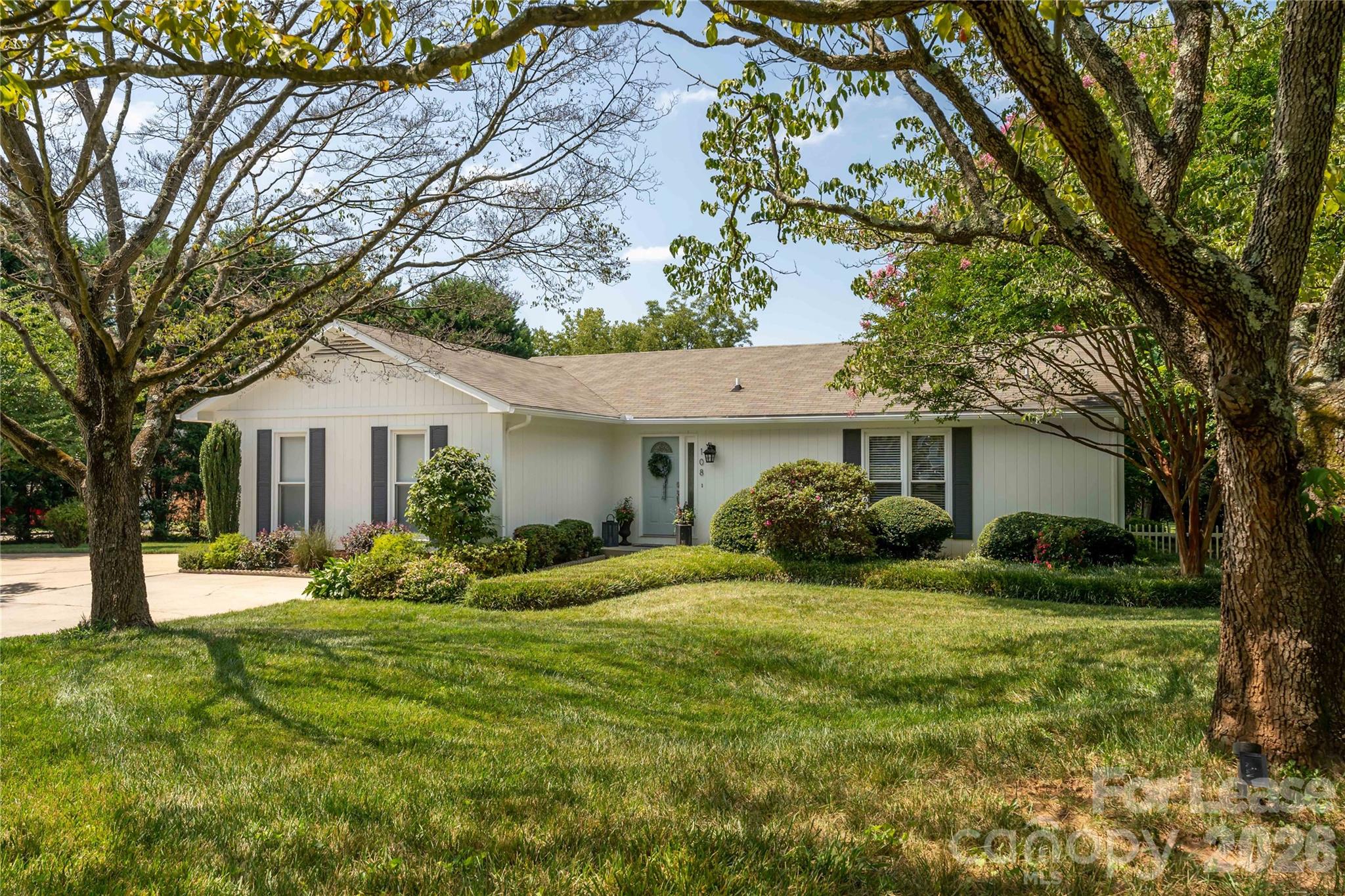 108 Surfside Lane Property Photo 1