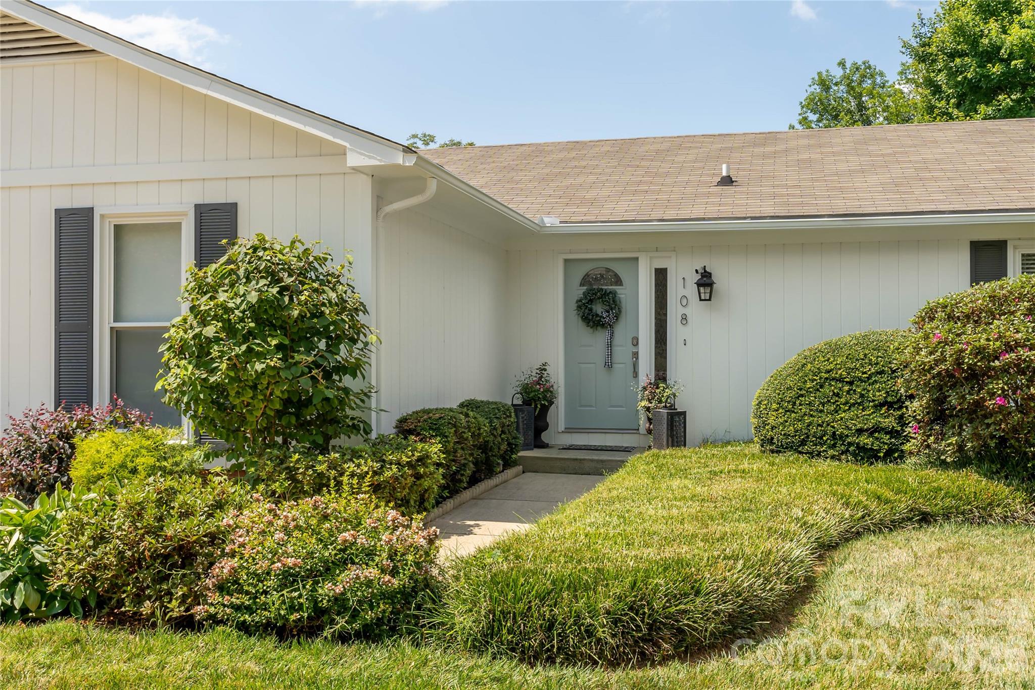 108 Surfside Lane Property Photo 4