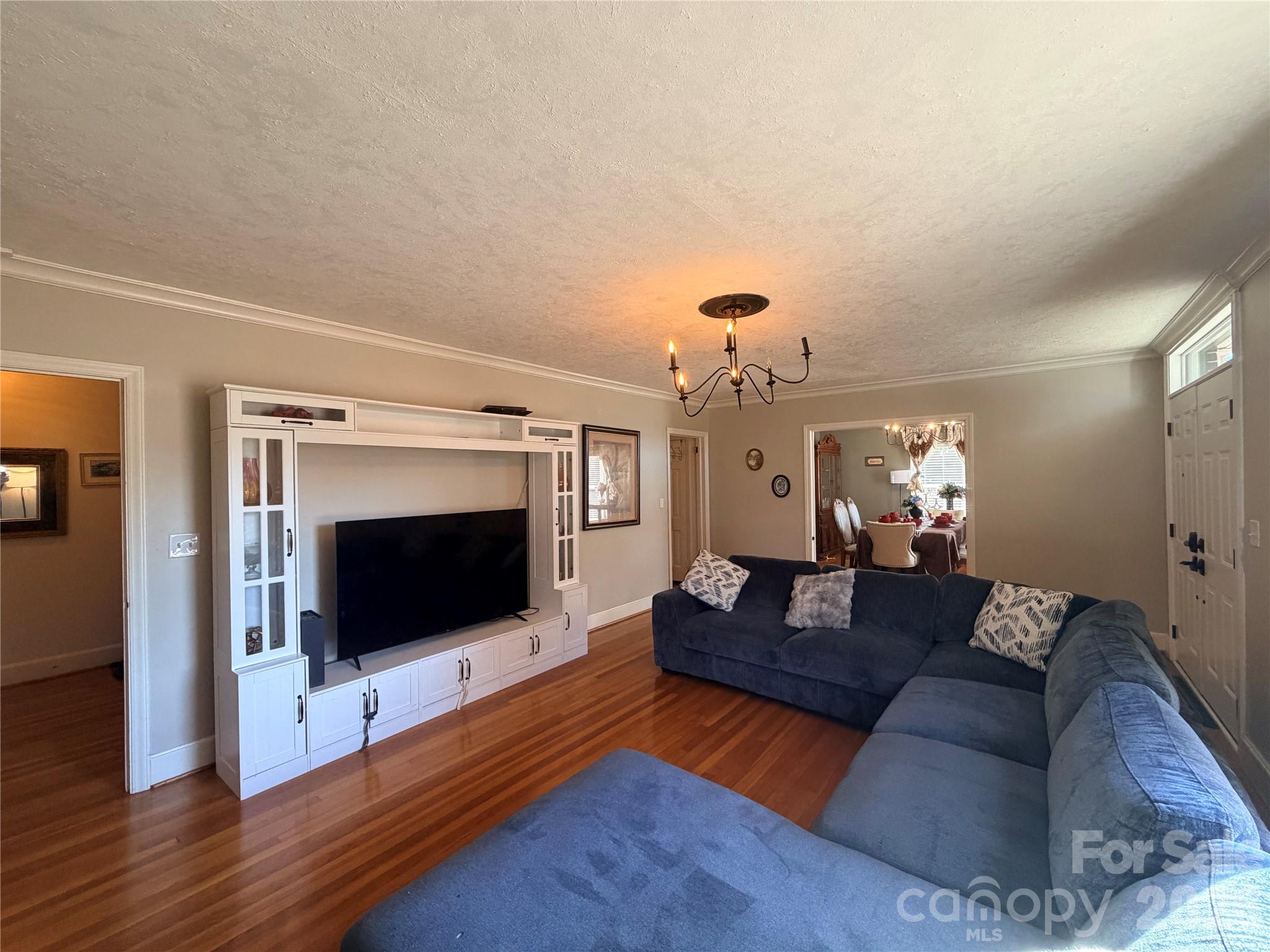 313 E Martin Street Property Photo 9