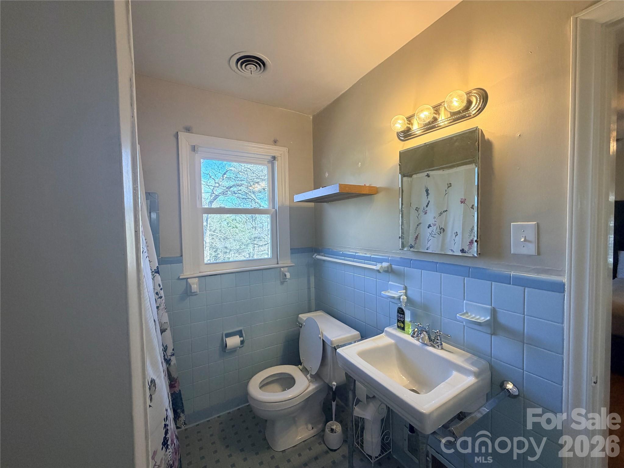 313 E Martin Street Property Photo 34