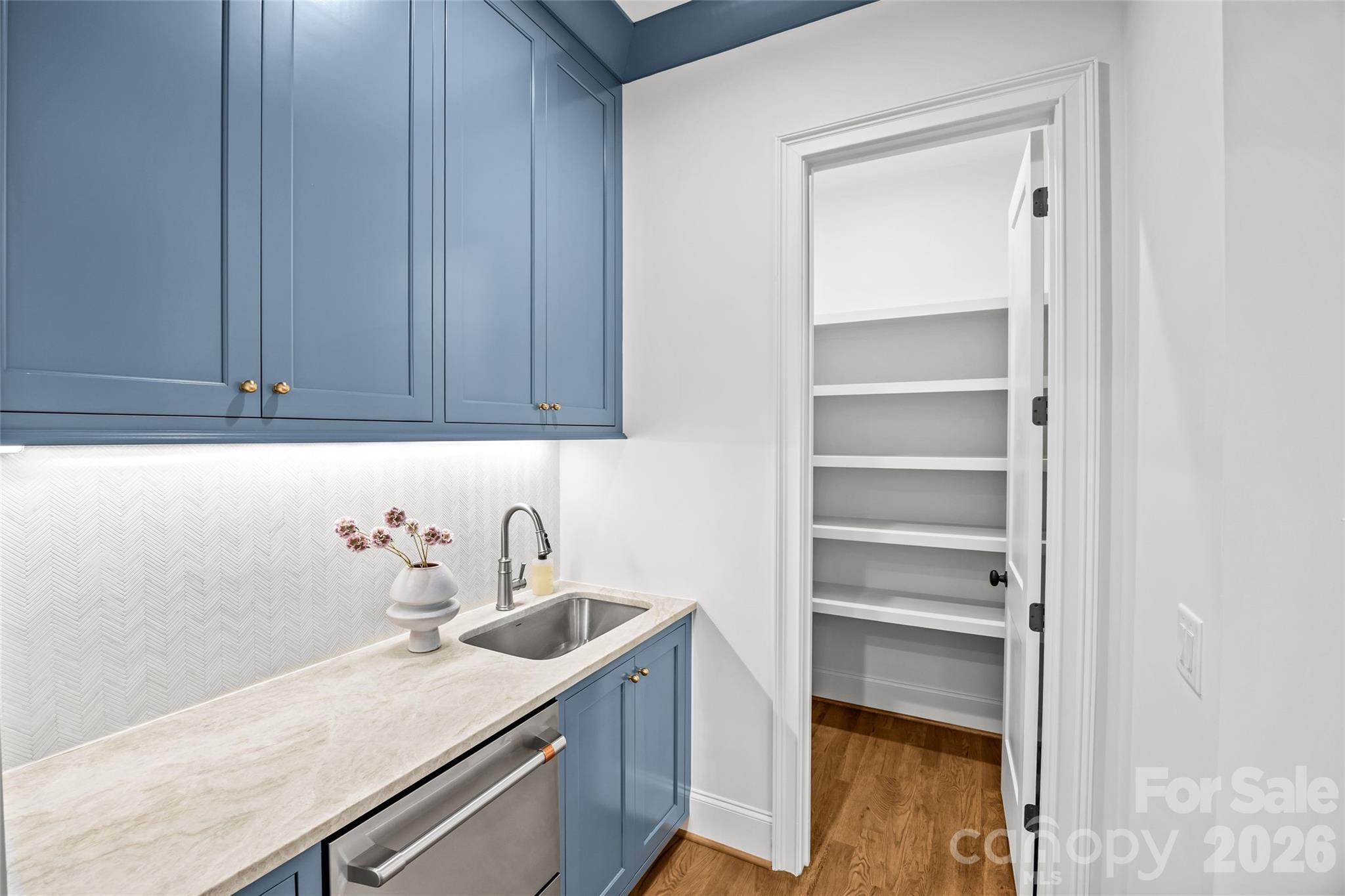 4715 Montclair Avenue Property Photo 14