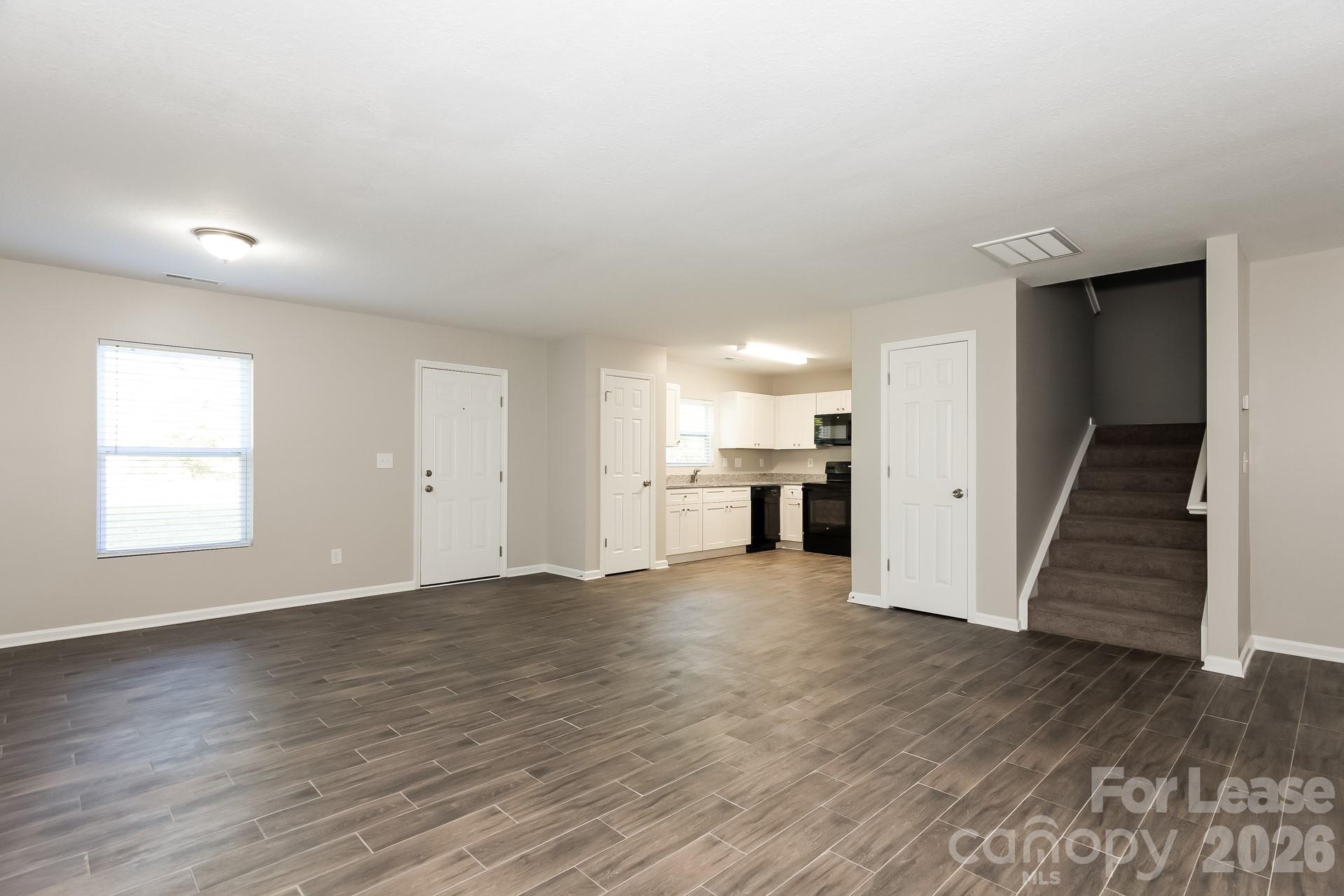 1630 Ledson Court Property Photo 4