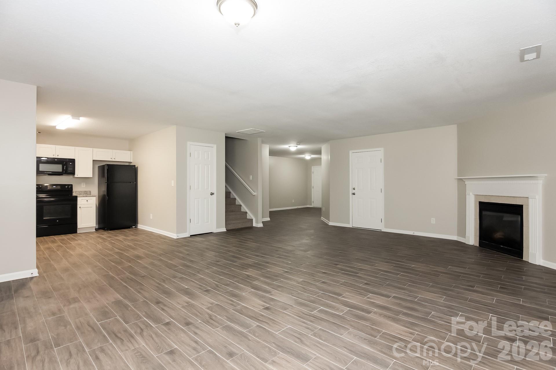 1630 Ledson Court Property Photo 5