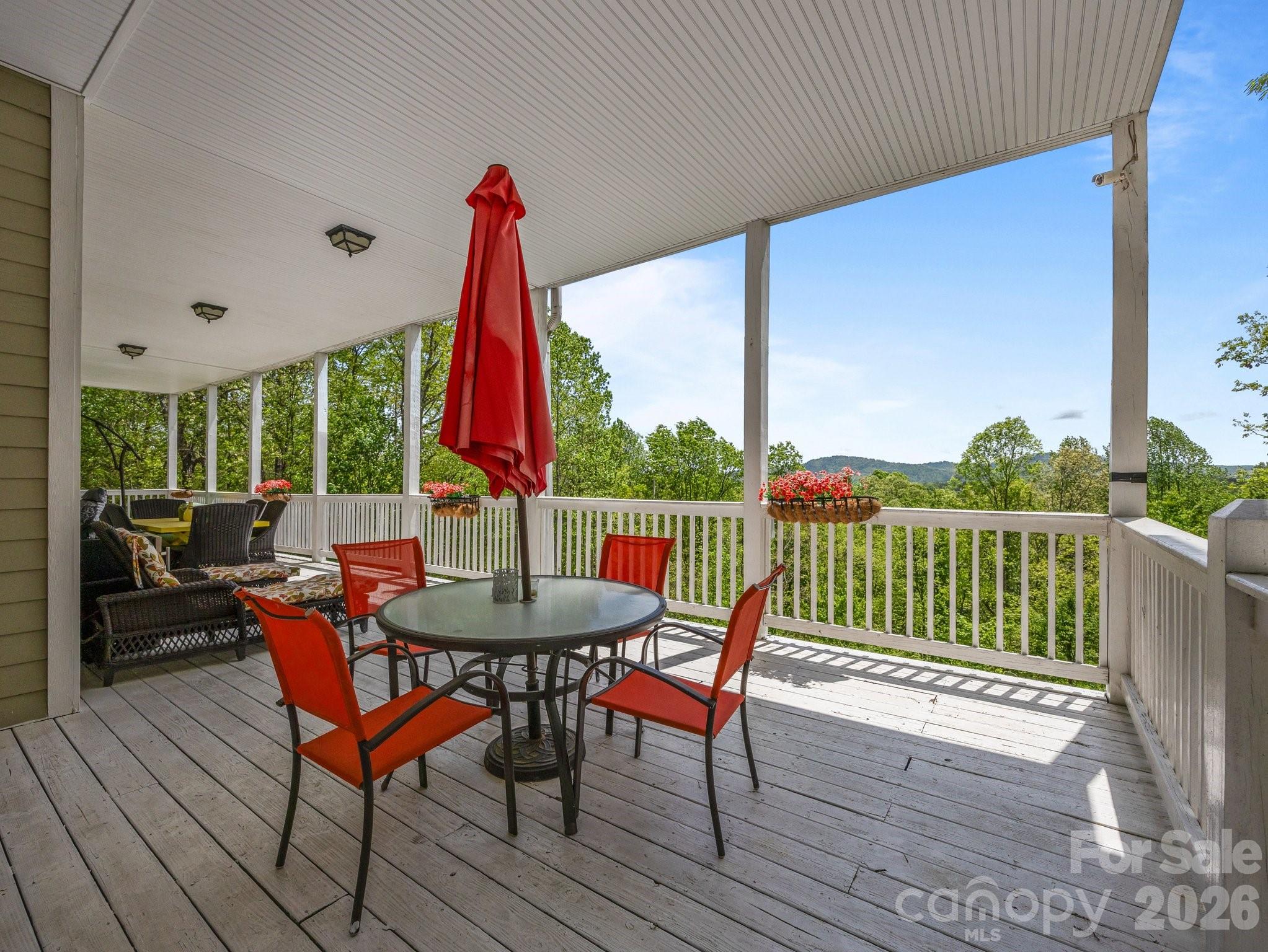 410 Lamp Post Drive Property Photo 41