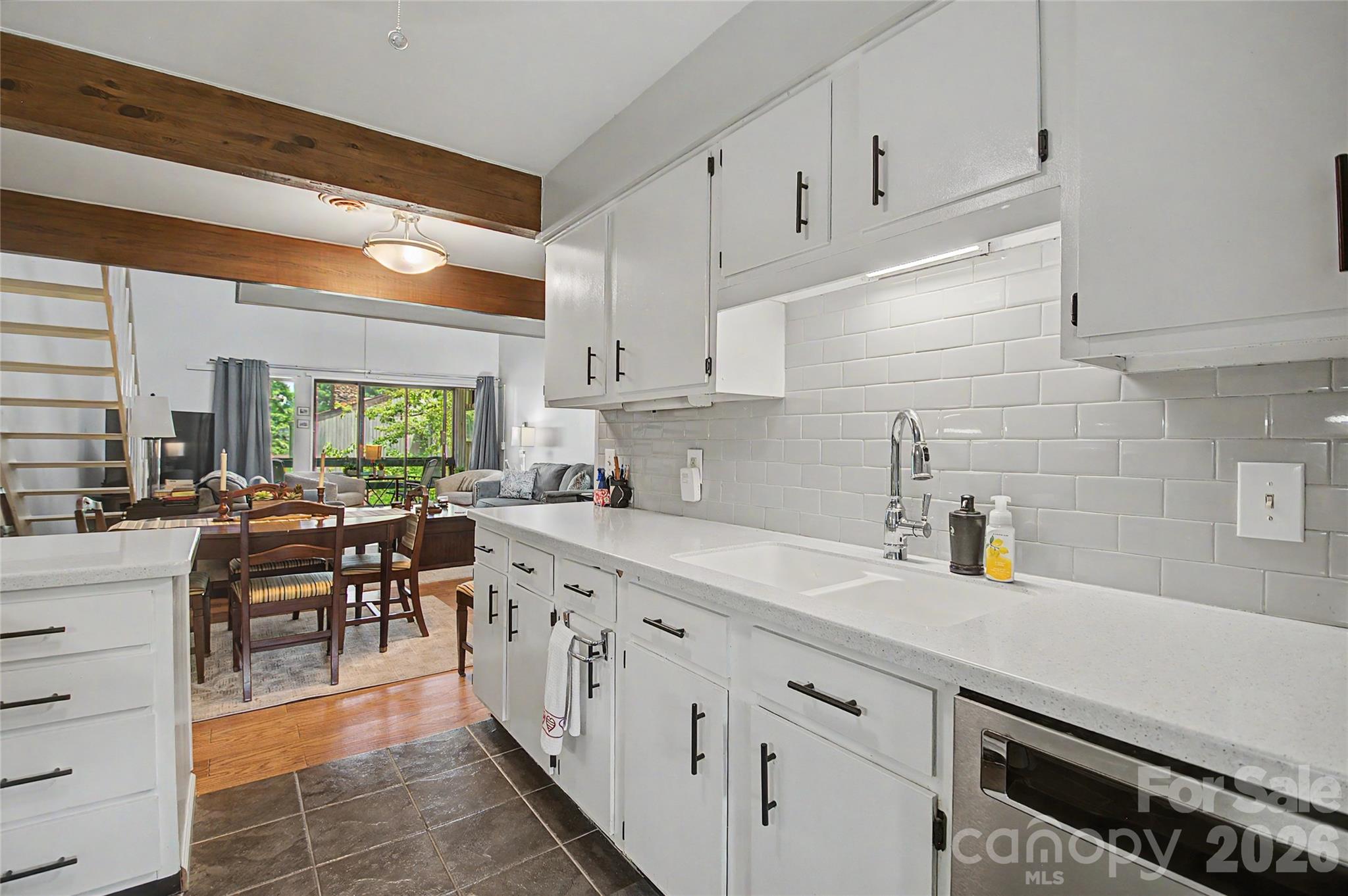 8 Lakemoor Lane 8 Property Photo 12