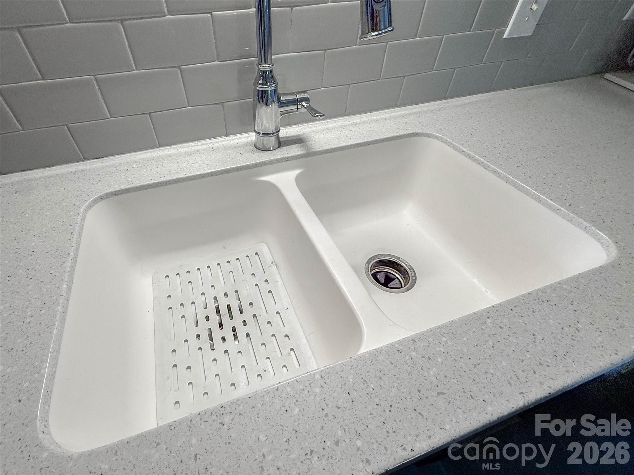 8 Lakemoor Lane 8 Property Photo 15